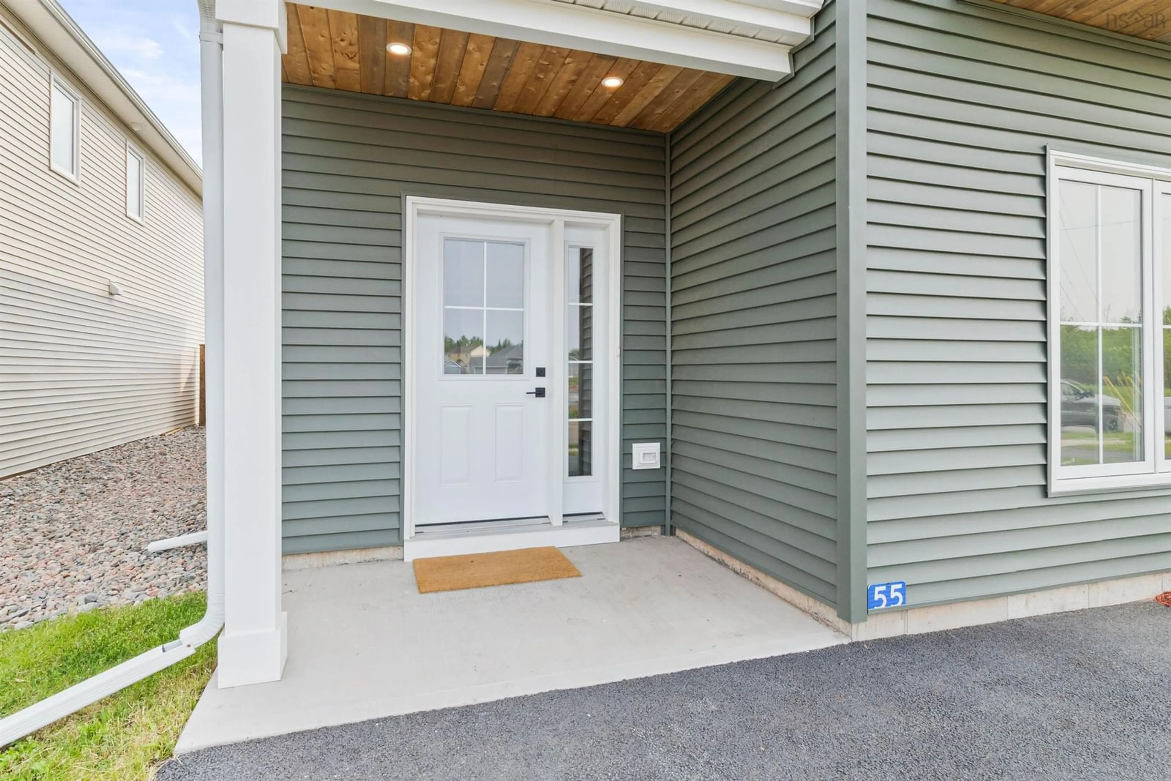 Indoor entryway for 55 Brianna Dr, Lantz Nova Scotia B2S 0K3