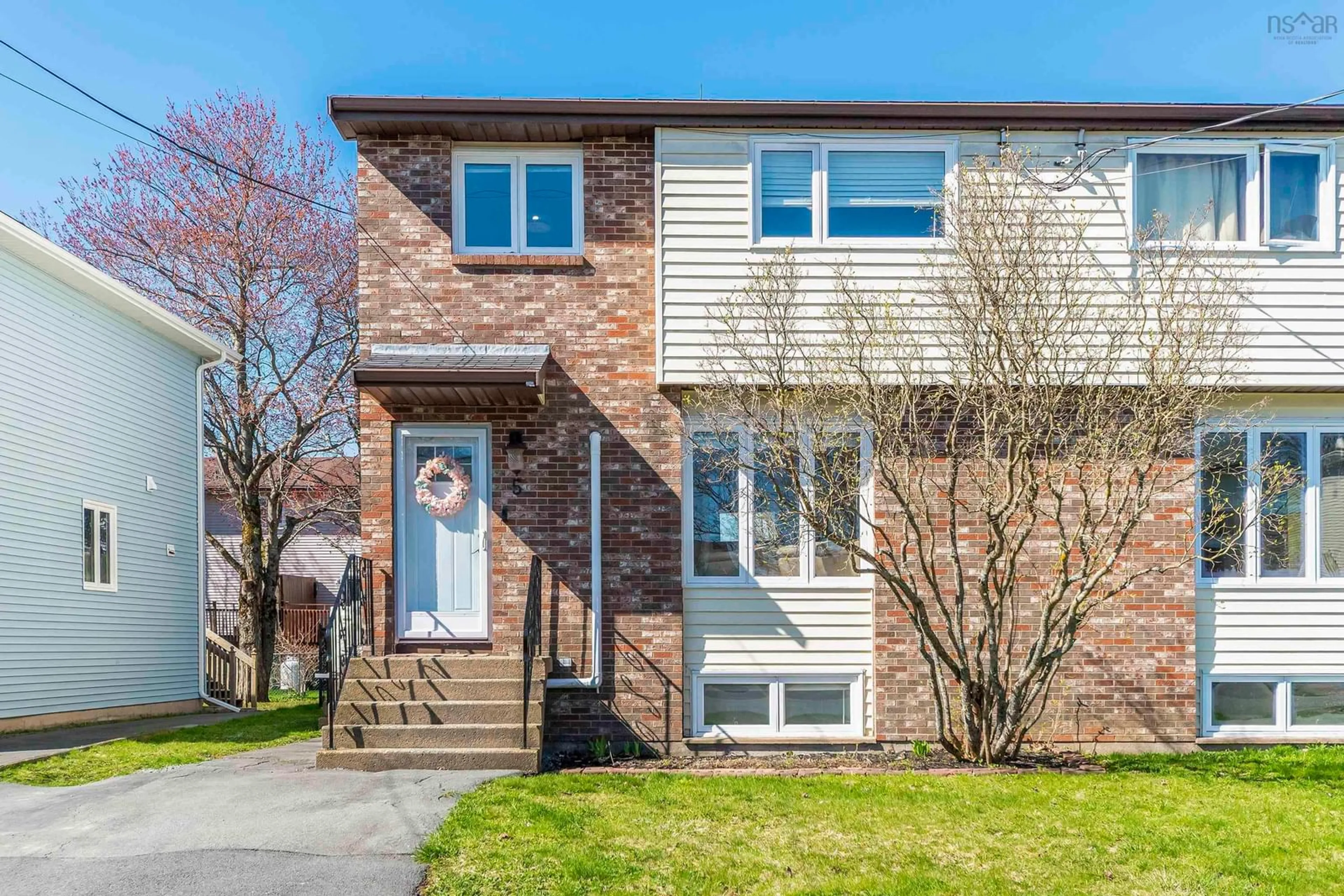 Home with vinyl exterior material, street for 5 Colonna Pl, Dartmouth Nova Scotia B2X 3K9