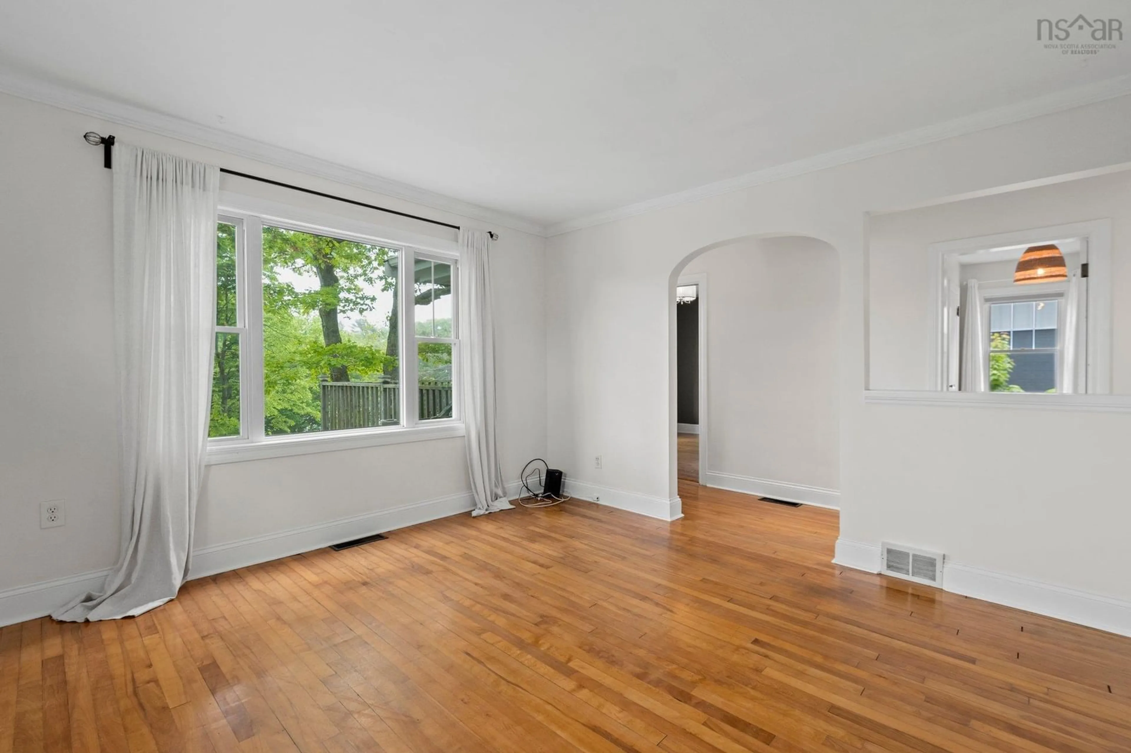 A pic of a room for 11 Schnare St, Halifax Nova Scotia B3R 1P9