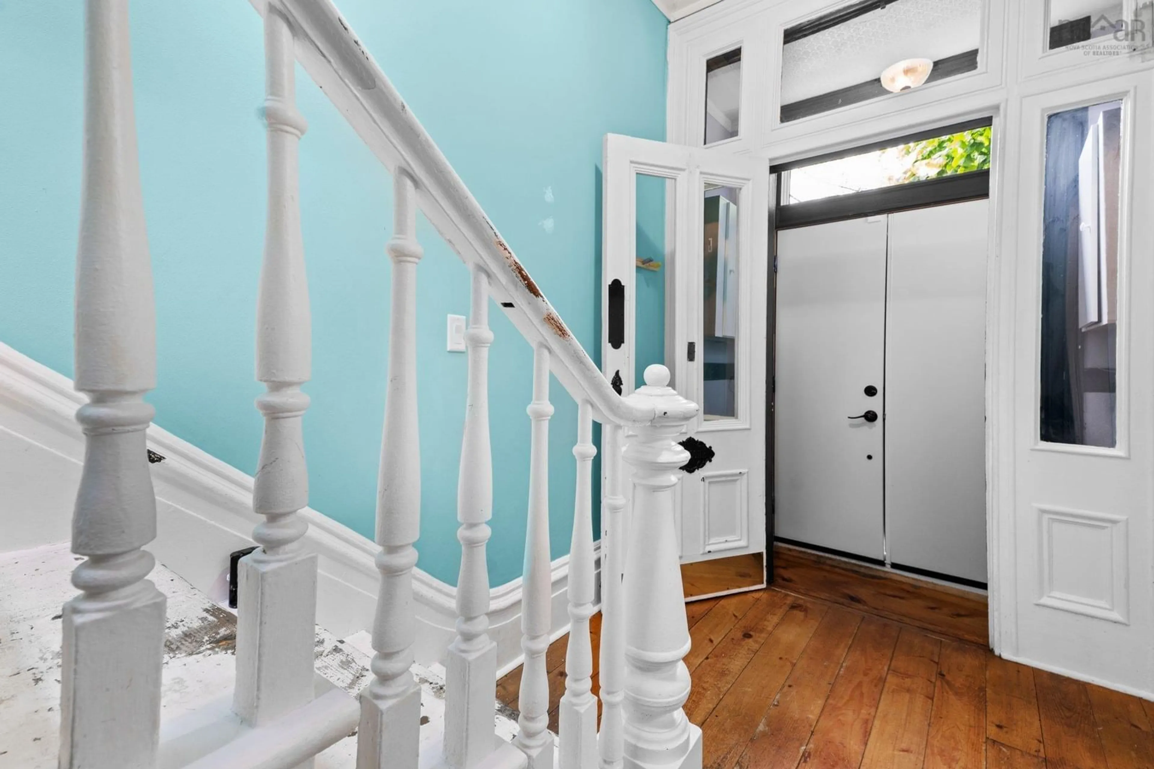 Indoor entryway for 2427 Agricola St, Halifax Nova Scotia B3K 4C1