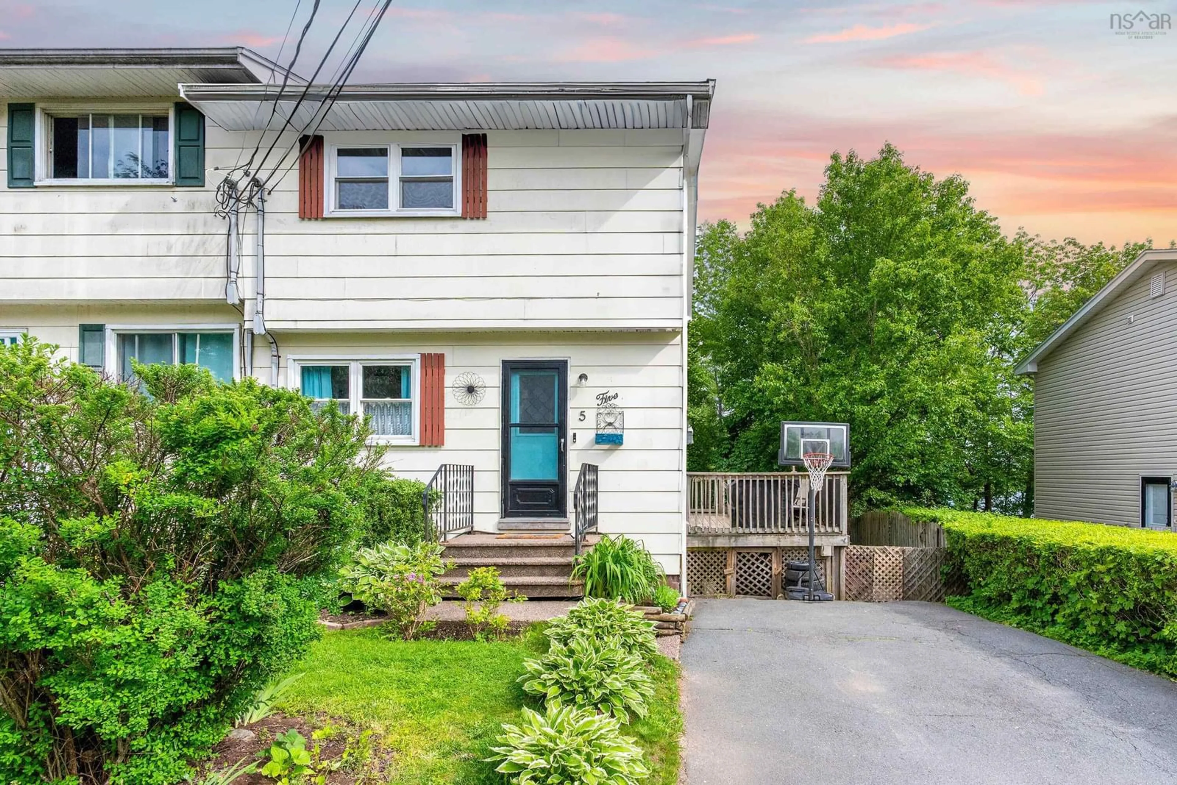 Home with vinyl exterior material, street for 5 Quaker Cres, Lower Sackville Nova Scotia B4C 2Z1