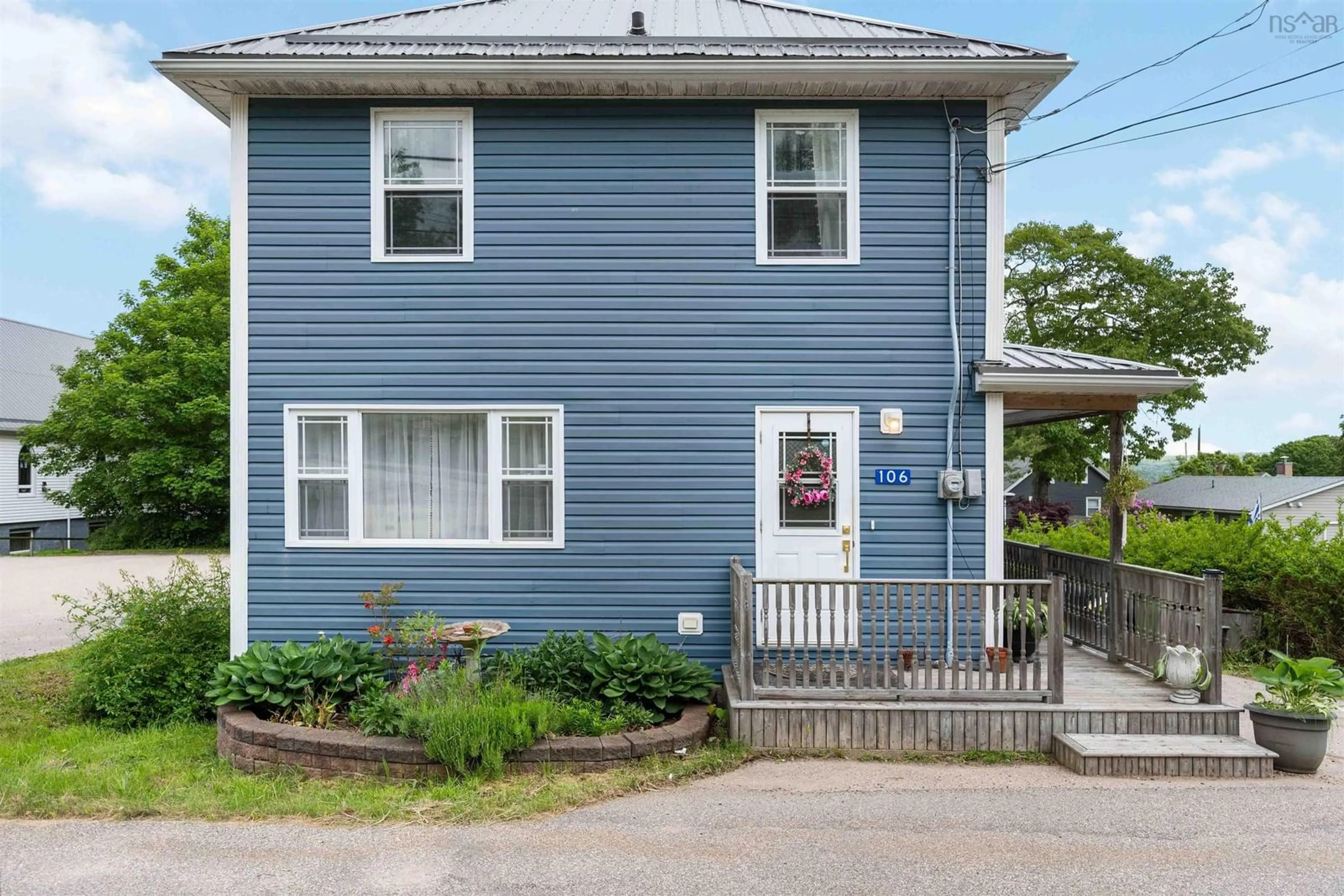Home with vinyl exterior material, street for 106 Queen St, Digby Nova Scotia B0V 1A0