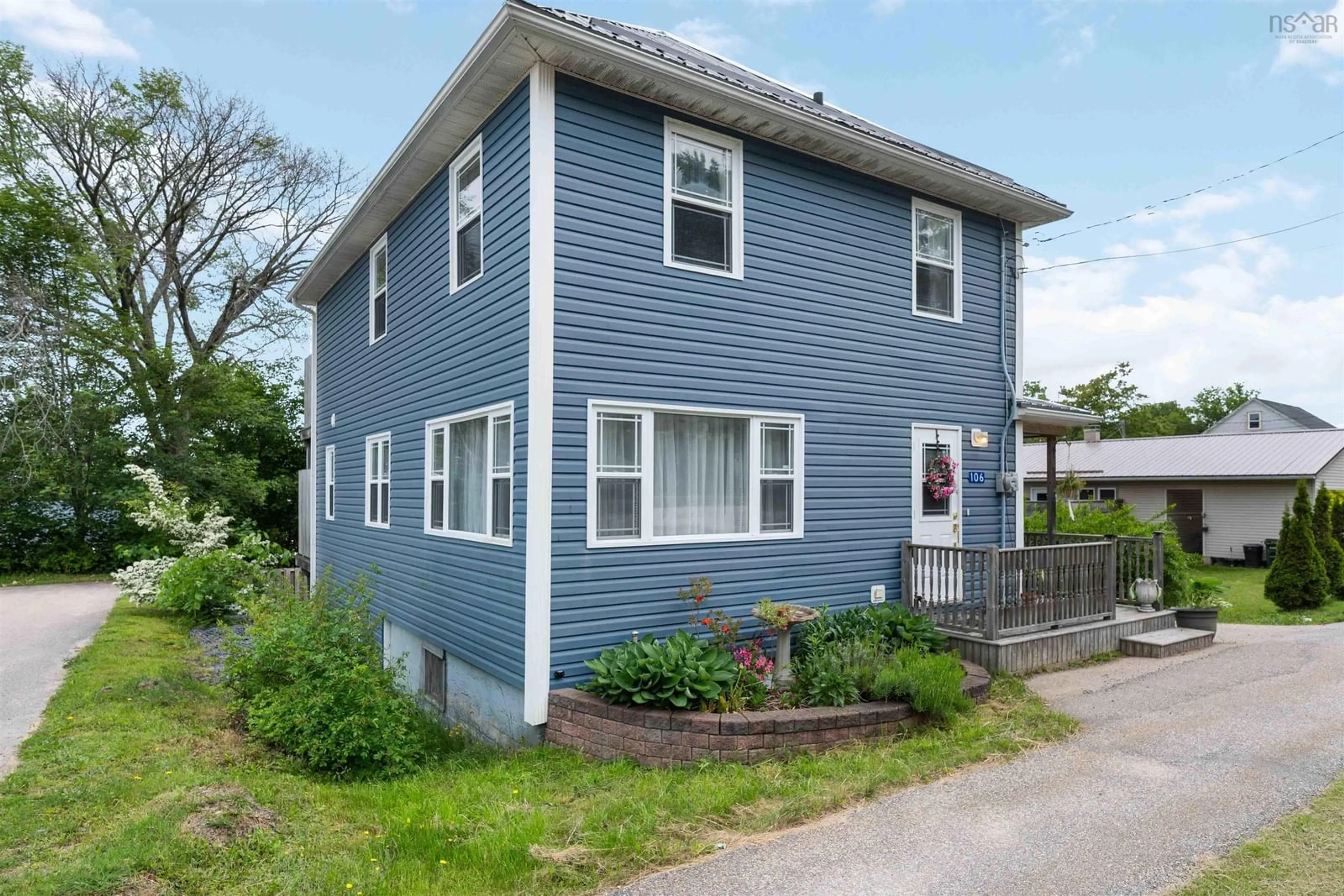 Home with vinyl exterior material, street for 106 Queen St, Digby Nova Scotia B0V 1A0