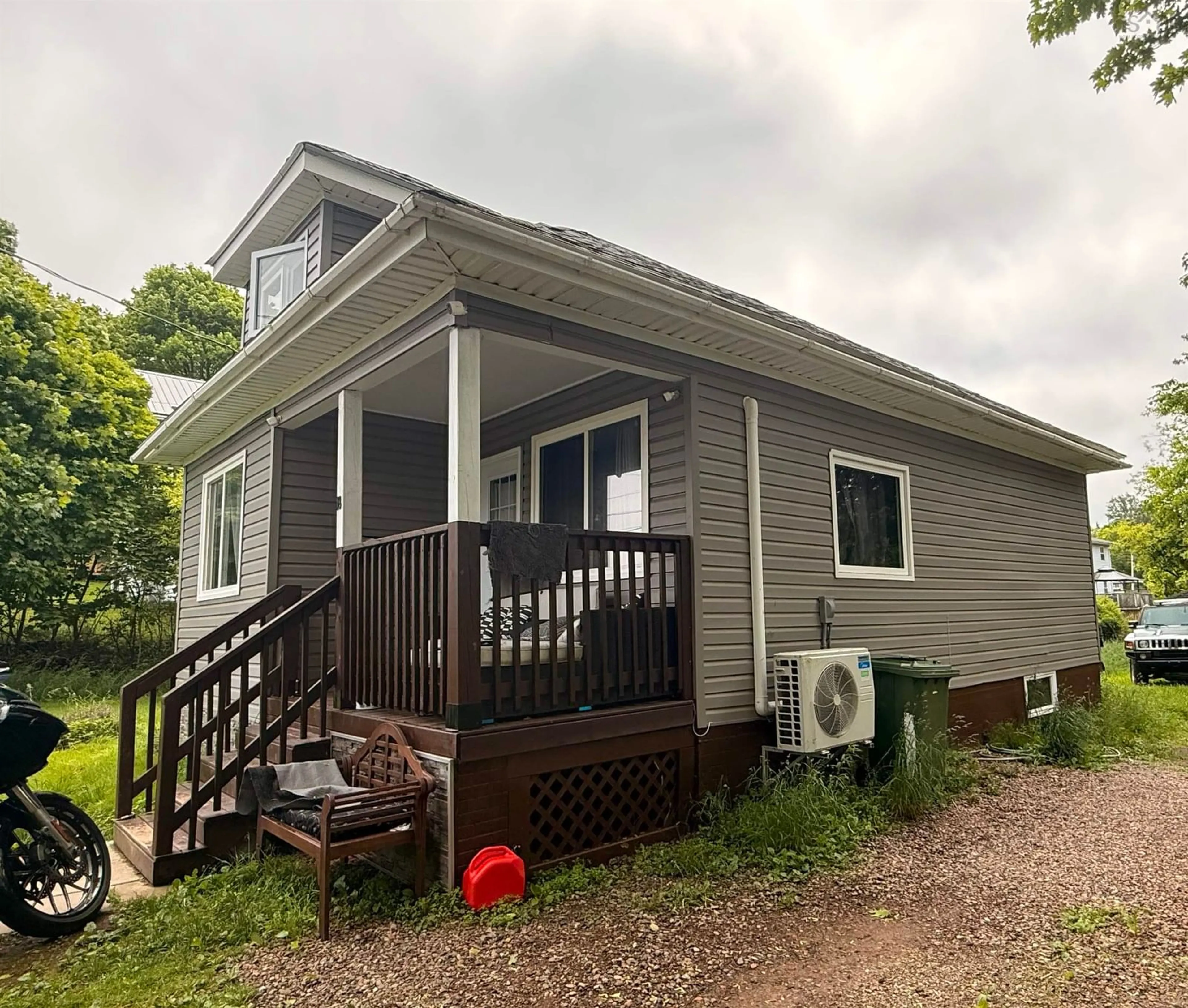 Home with vinyl exterior material, building for 18 Royalty St, Truro Nova Scotia B2N 1S9