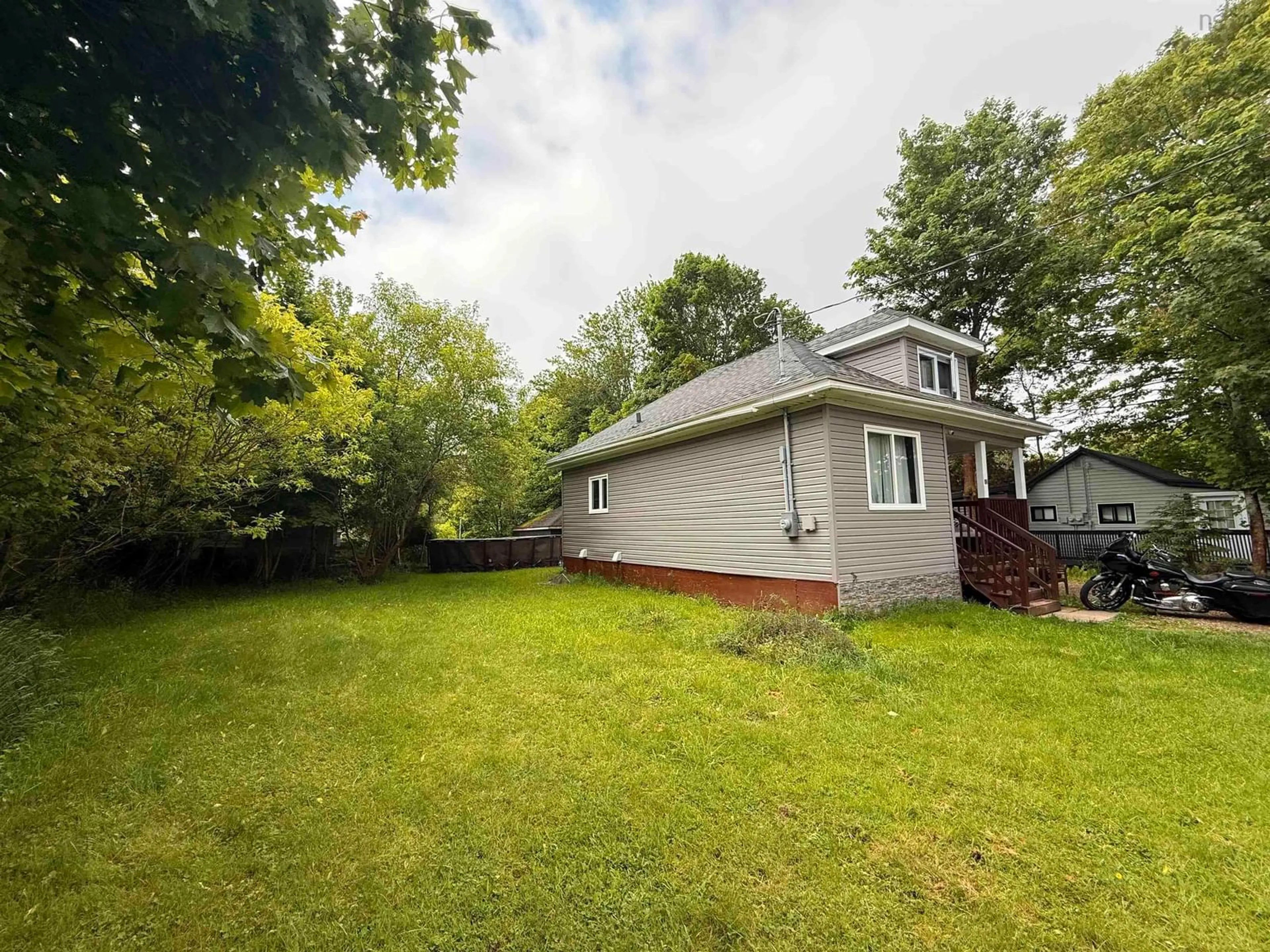 Unknown for 18 Royalty St, Truro Nova Scotia B2N 1S9