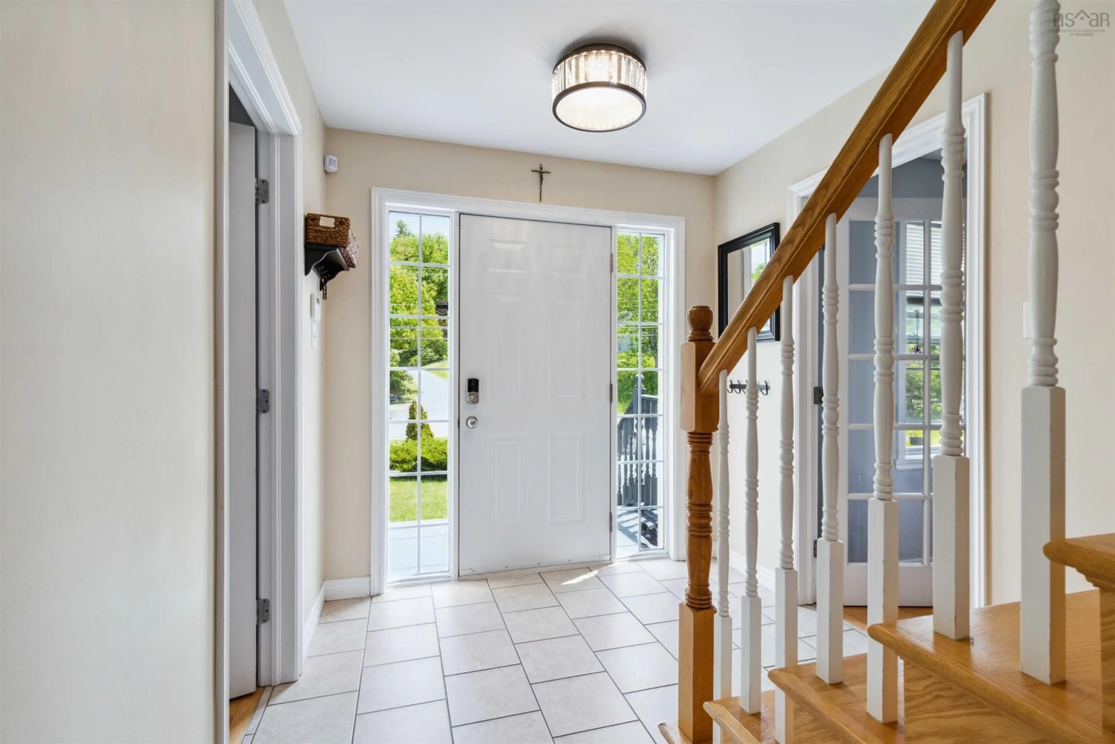 Indoor entryway for 960 Beaver Bank Rd, Beaver Bank Nova Scotia B4G 1A9