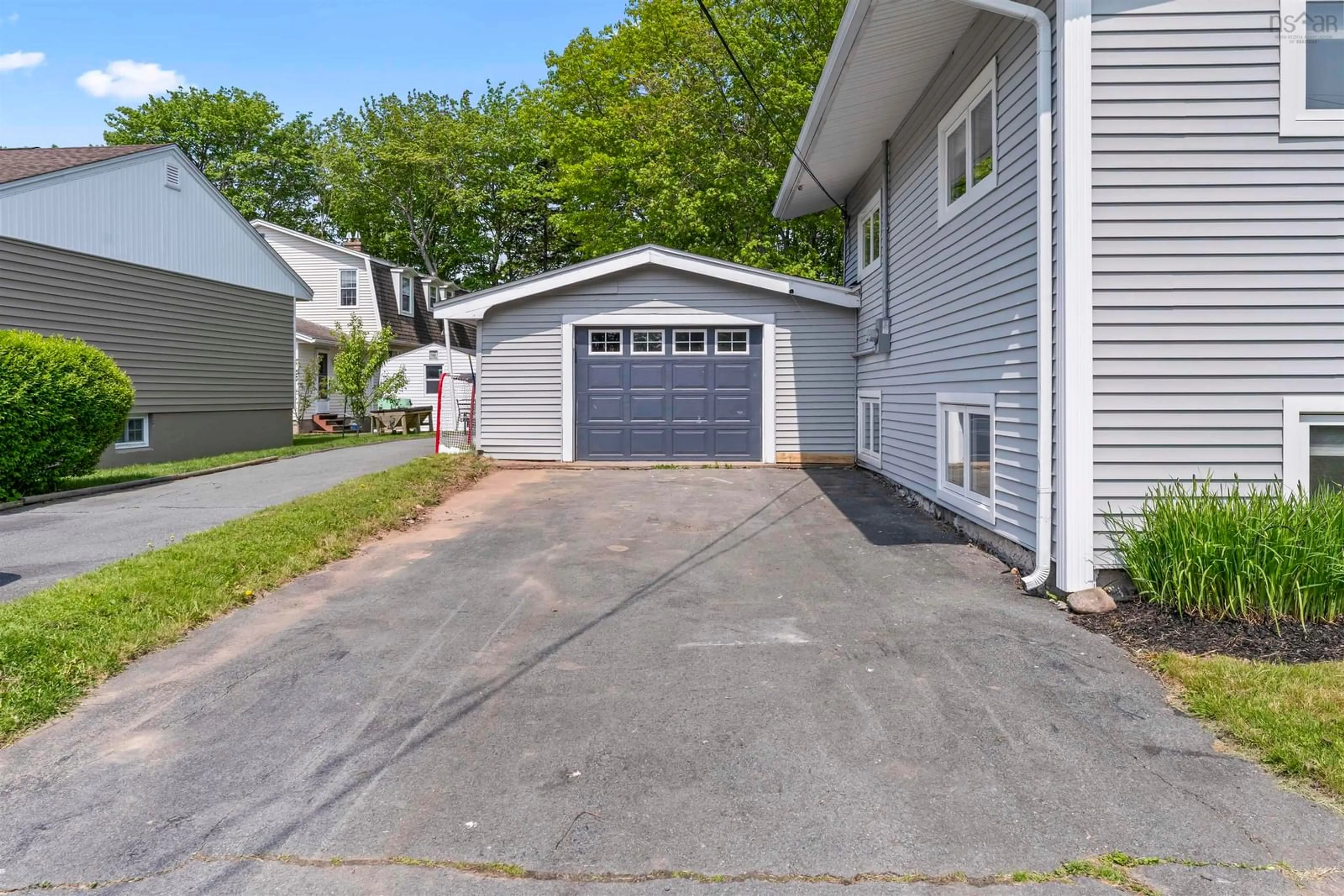 Indoor garage for 572 Basinview Dr, Bedford Nova Scotia B4A 1T7