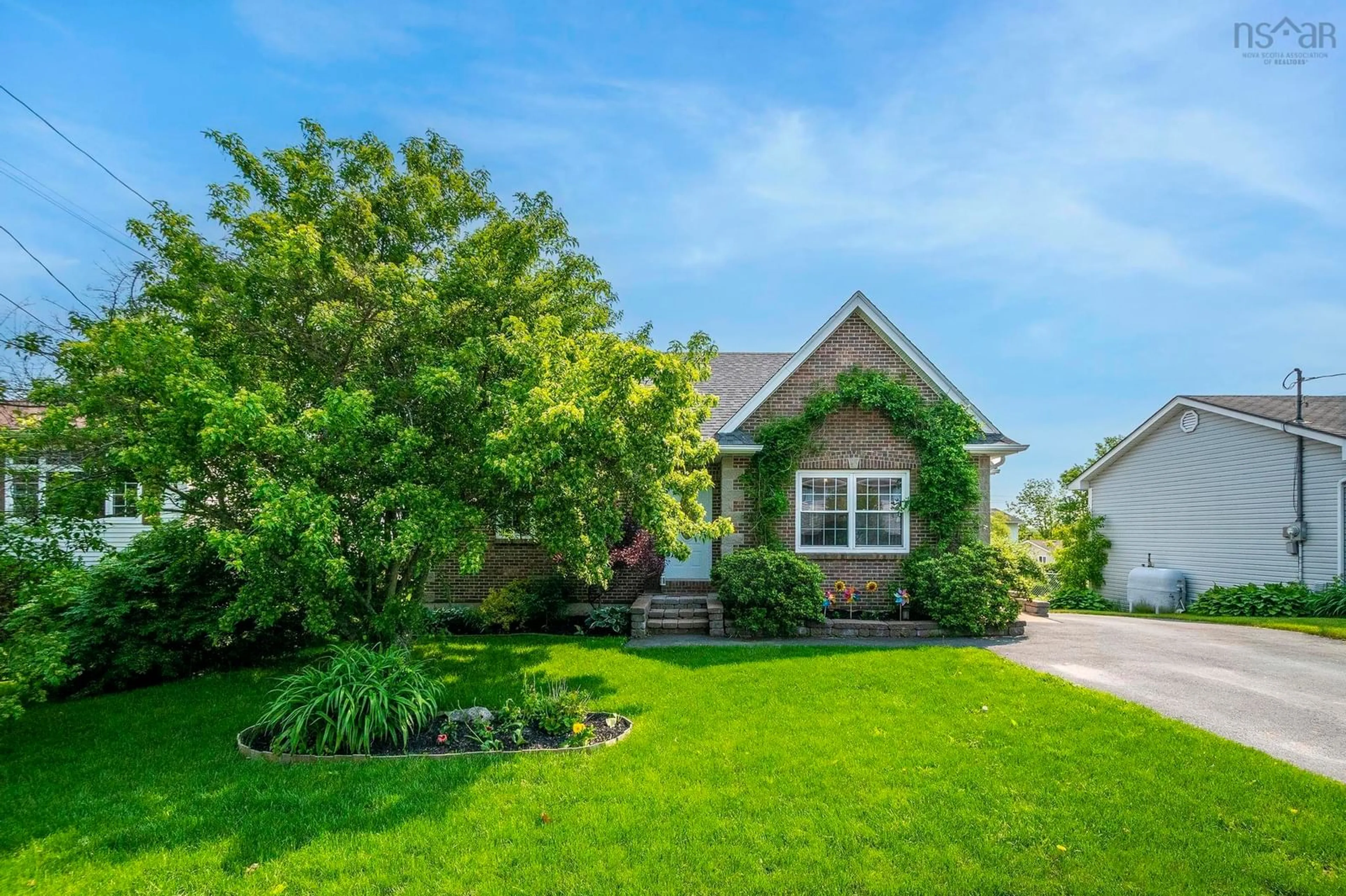 A pic from outside/outdoor area/front of a property/back of a property/a pic from drone, street for 14 Churchill Downs Cir, Lower Sackville Nova Scotia B4E 2H8