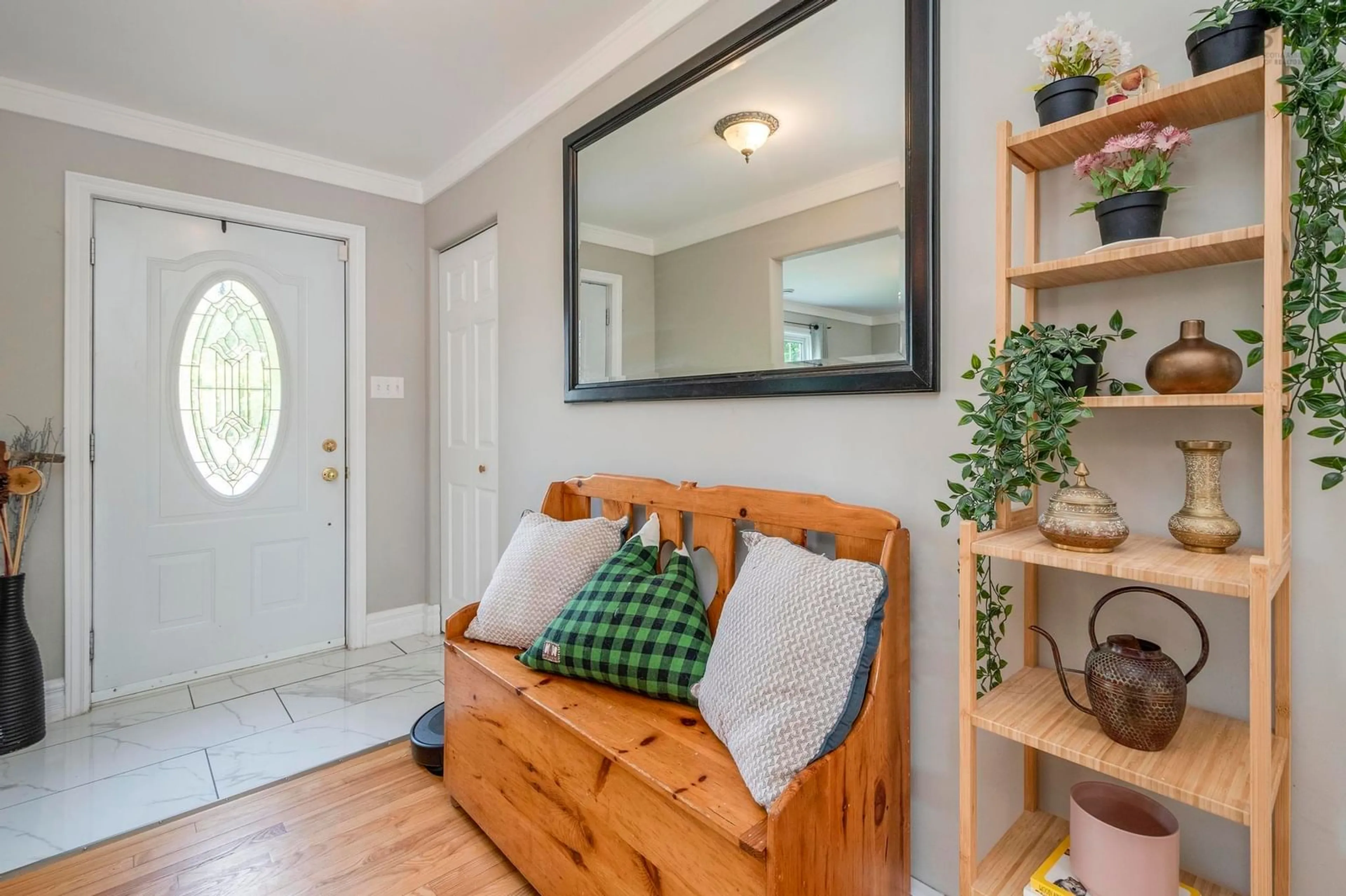 Indoor entryway for 14 Churchill Downs Cir, Lower Sackville Nova Scotia B4E 2H8