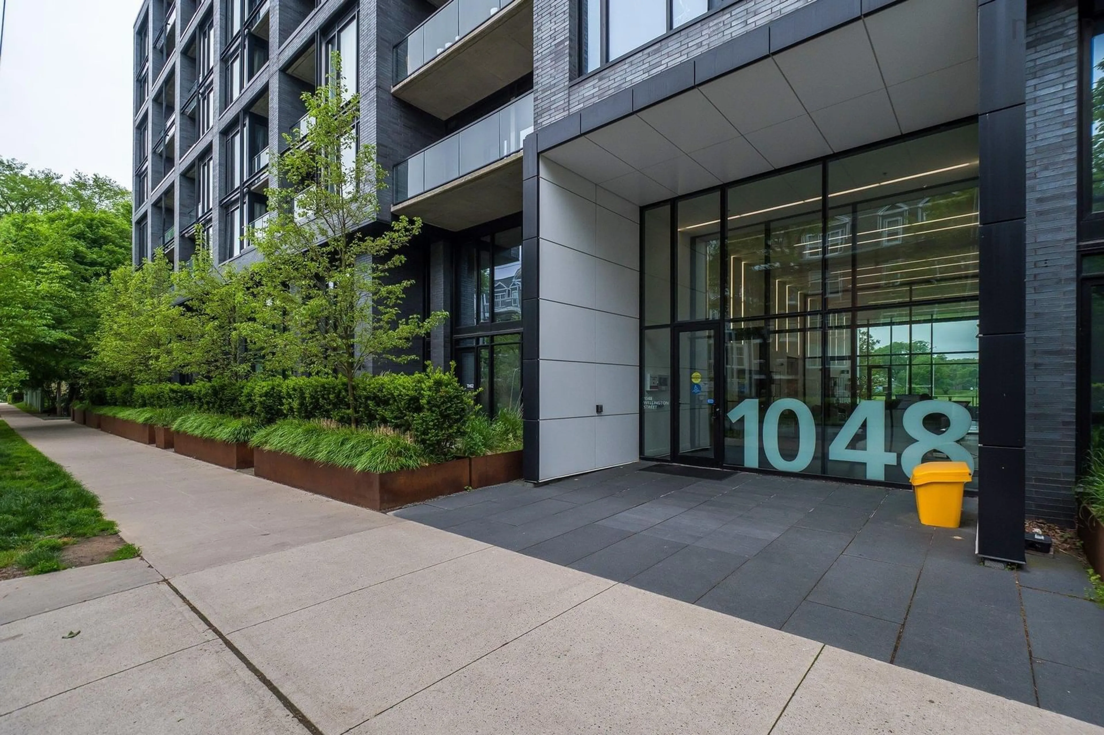 Indoor foyer for 1048 Wellington St #312, Halifax Nova Scotia B3H 0C2