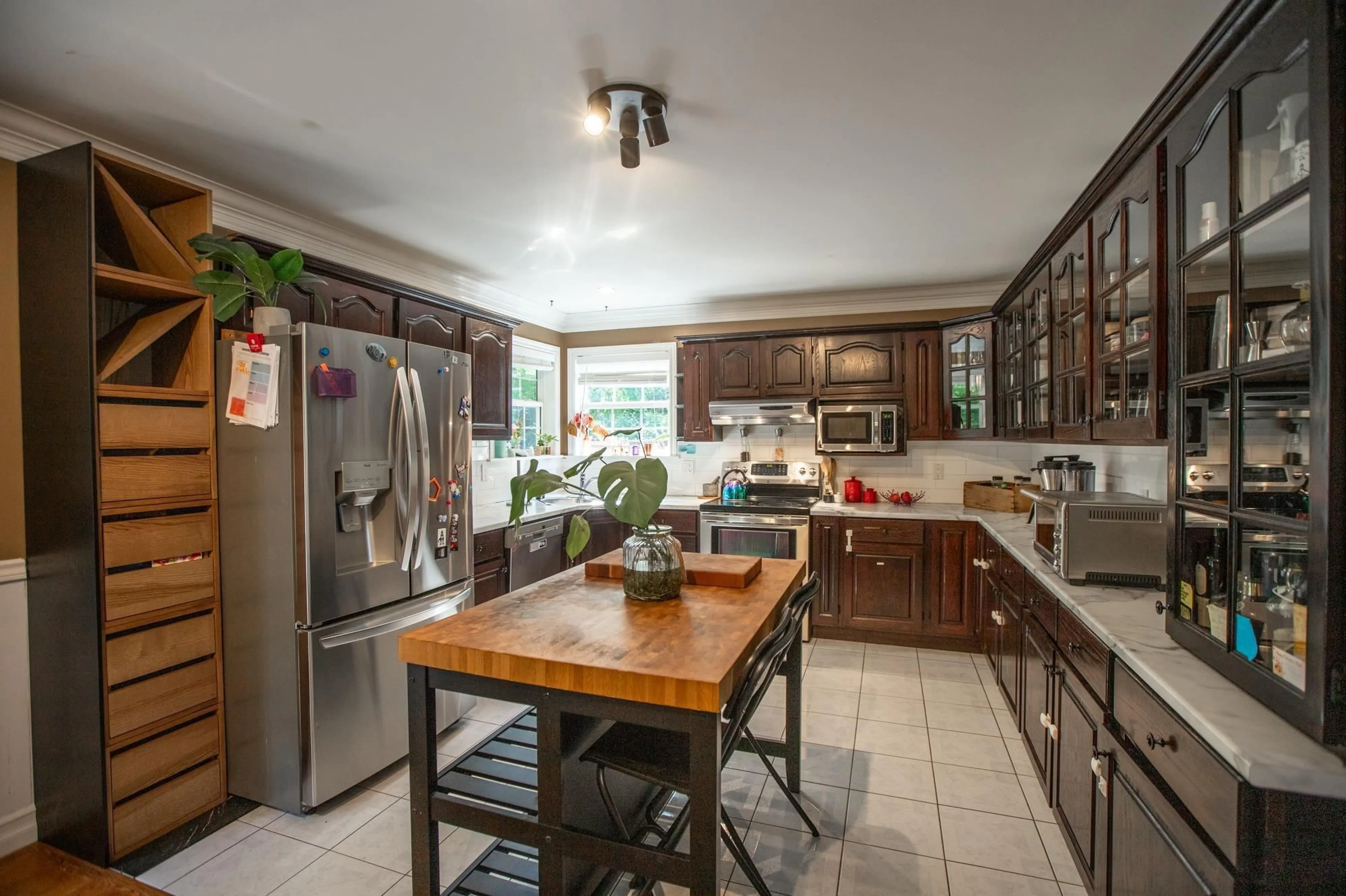Open concept kitchen, ceramic/tile floor for 18 Bolton Dr, Fall River Nova Scotia B2T 1A4