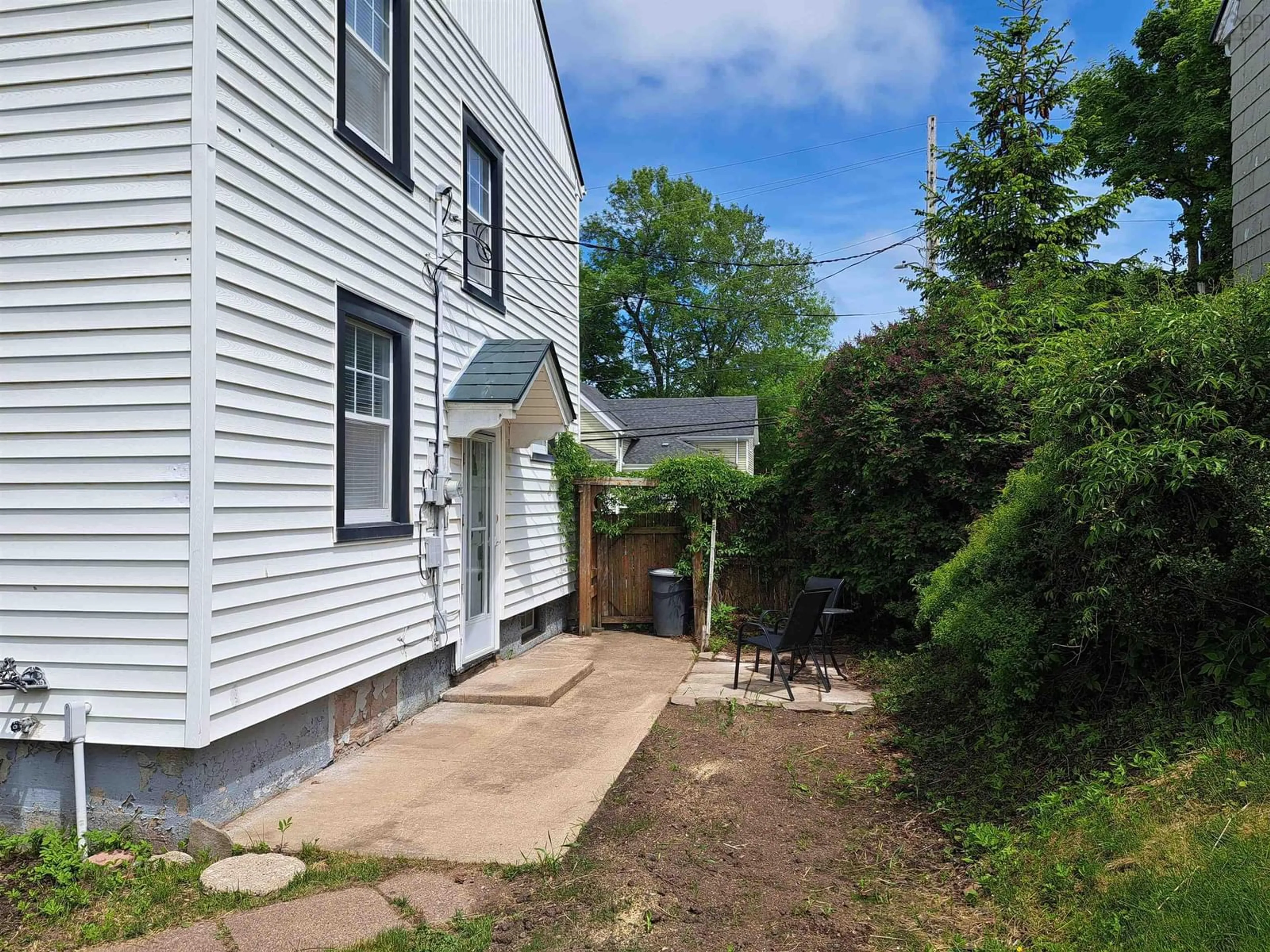 A pic from outside/outdoor area/front of a property/back of a property/a pic from drone, street for 108 Young St, Truro Nova Scotia B2N 3X1