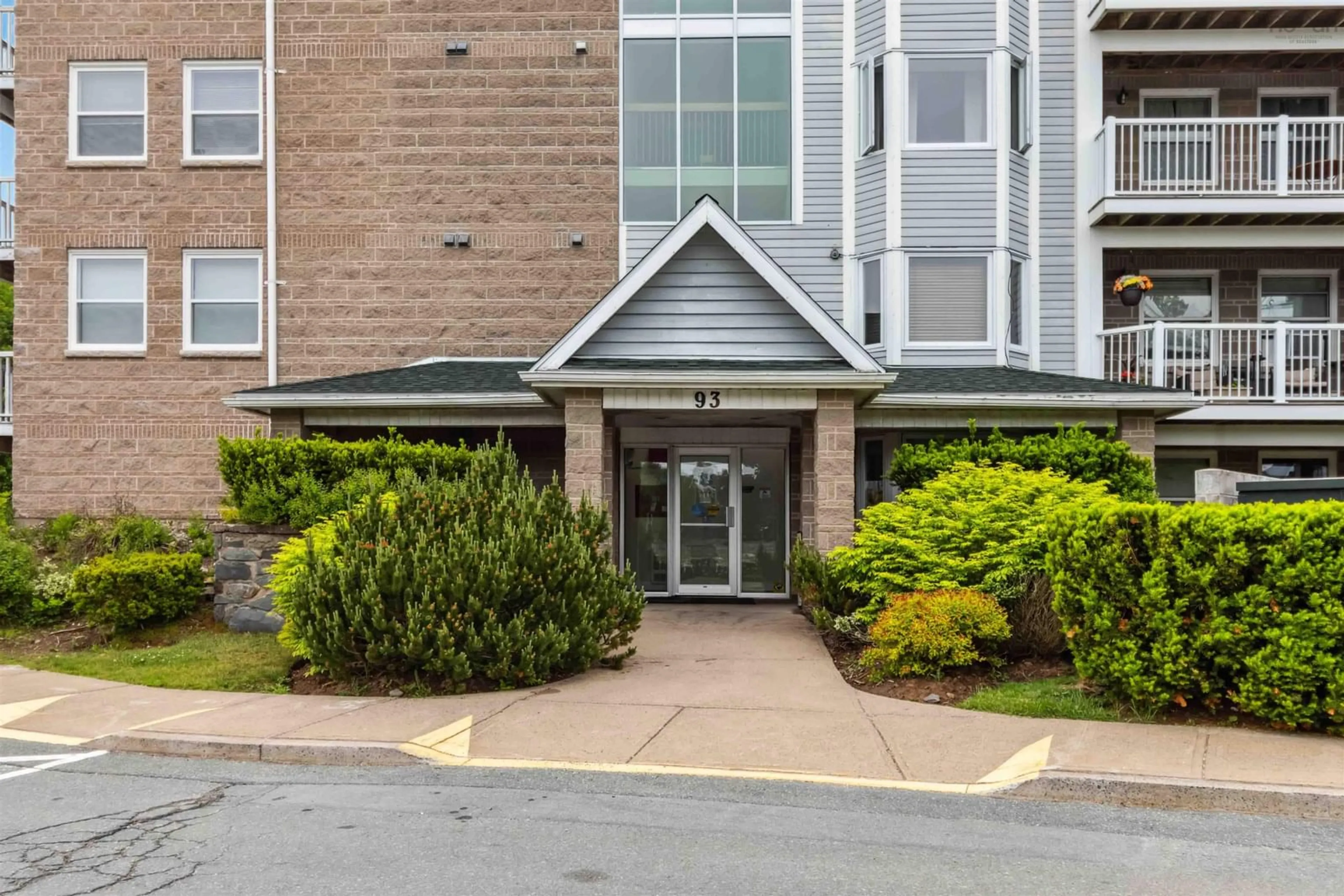 Indoor foyer for 93 Kearney Lake Rd #312, Clayton Park Nova Scotia B3M 4E7
