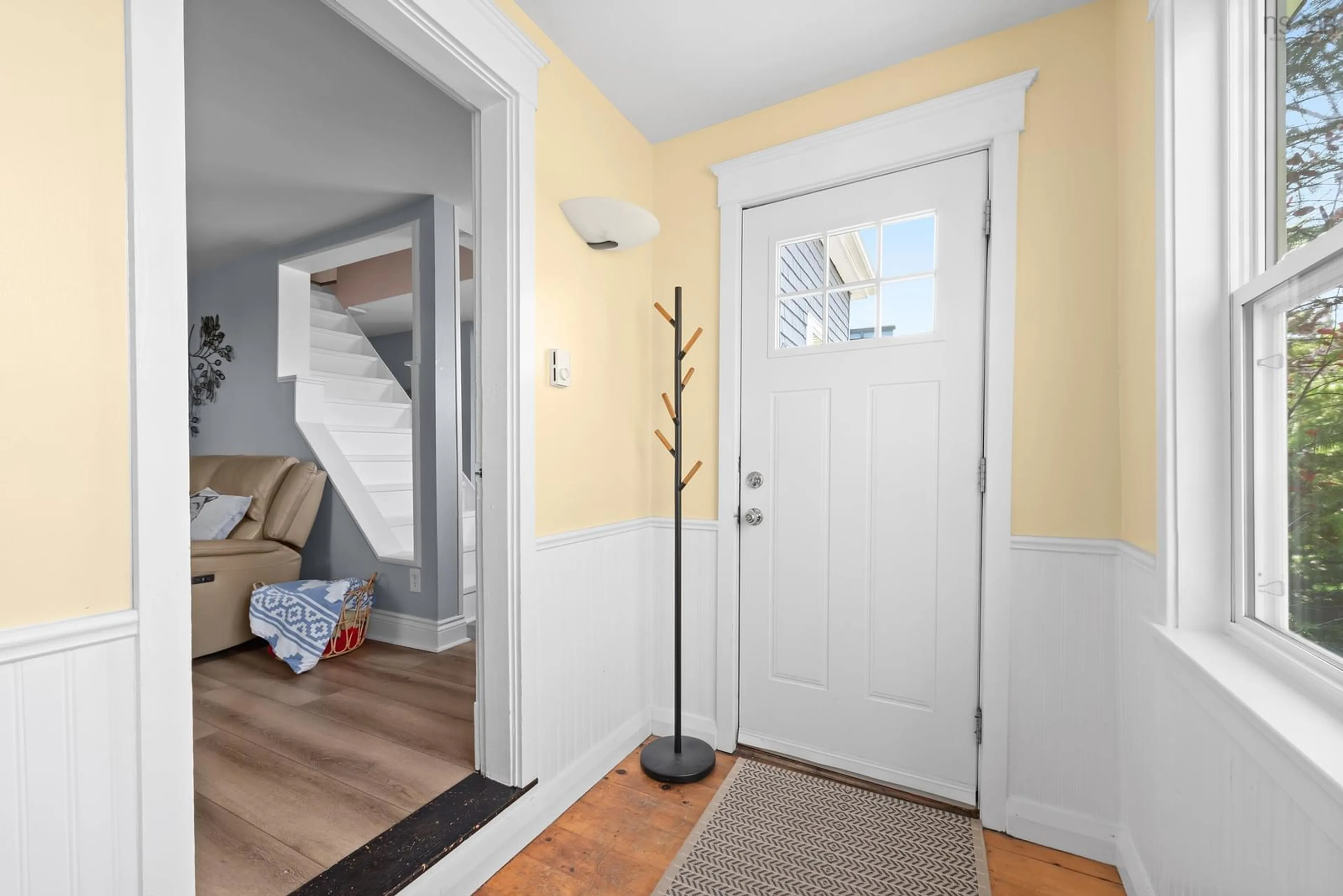 Indoor entryway for 86 Withrod Dr, Halifax Nova Scotia B3N 1B7
