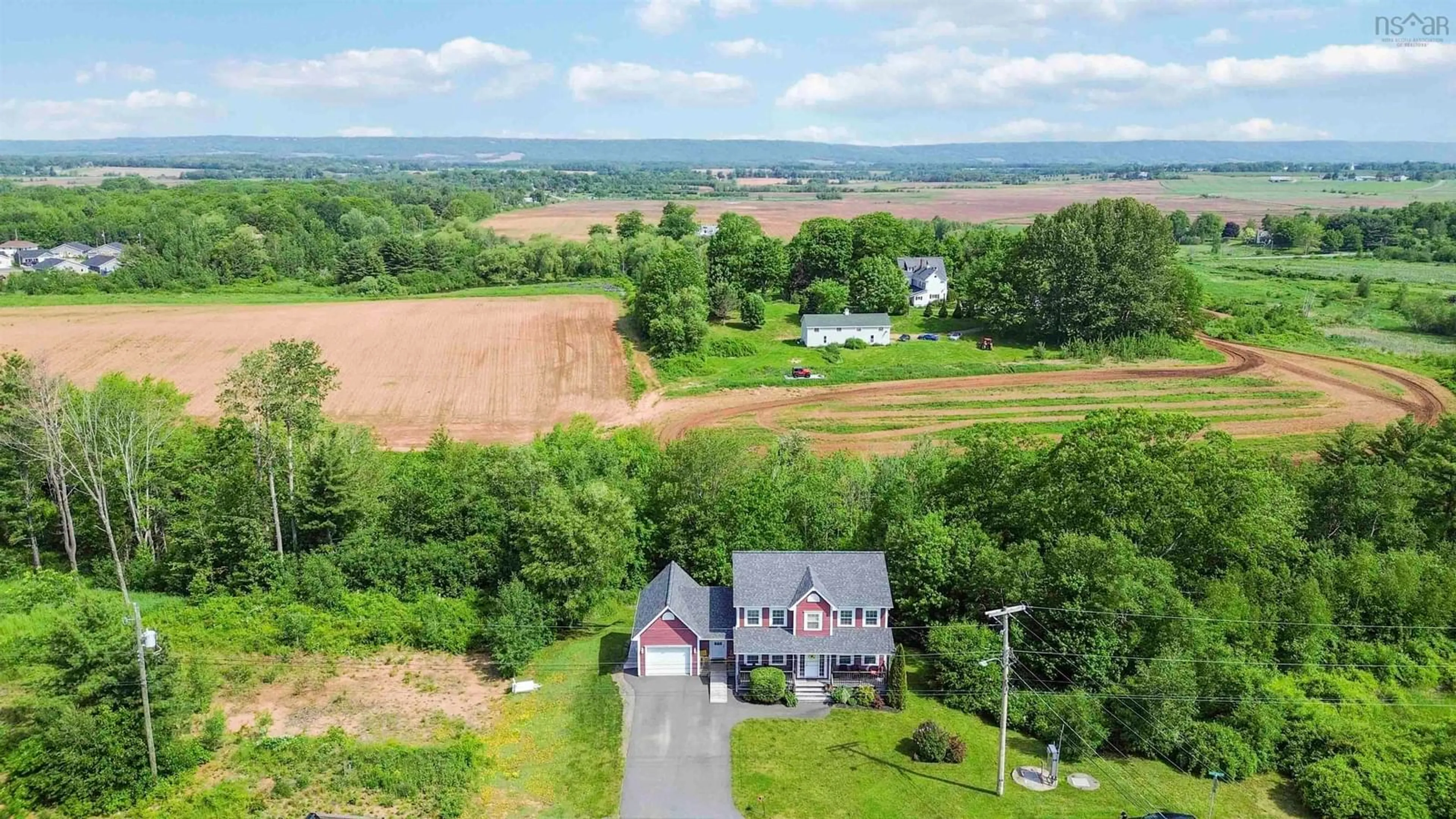 A pic from outside/outdoor area/front of a property/back of a property/a pic from drone, unknown for 2 Golden Eagle Dr, North Kentville Nova Scotia B4N 0E5