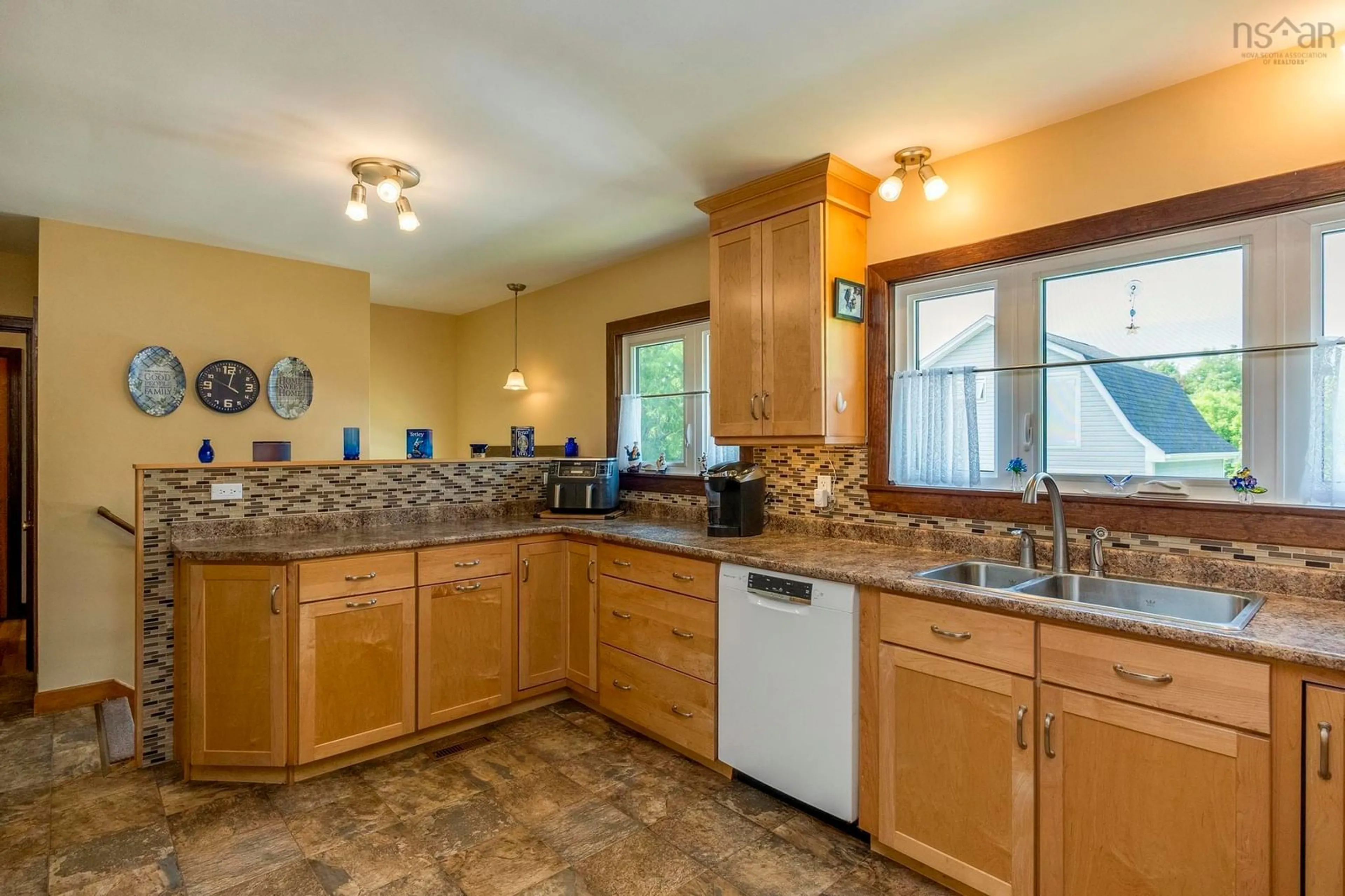 Standard kitchen, ceramic/tile floor for 9521 Commercial St, New Minas Nova Scotia B4N 3G3