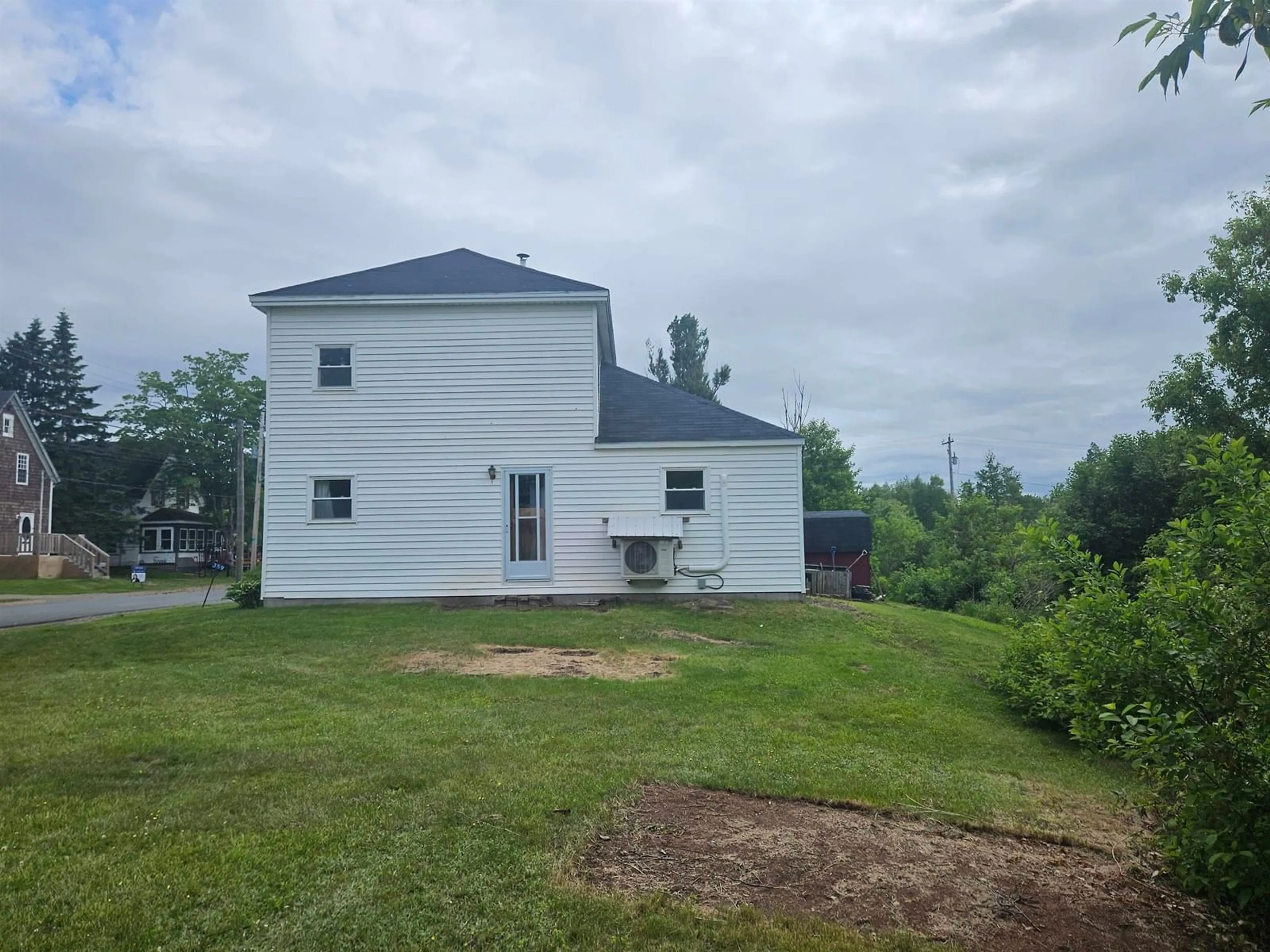 A pic from outside/outdoor area/front of a property/back of a property/a pic from drone, building for 359 Foundry St, Oxford Nova Scotia B0M 1P0