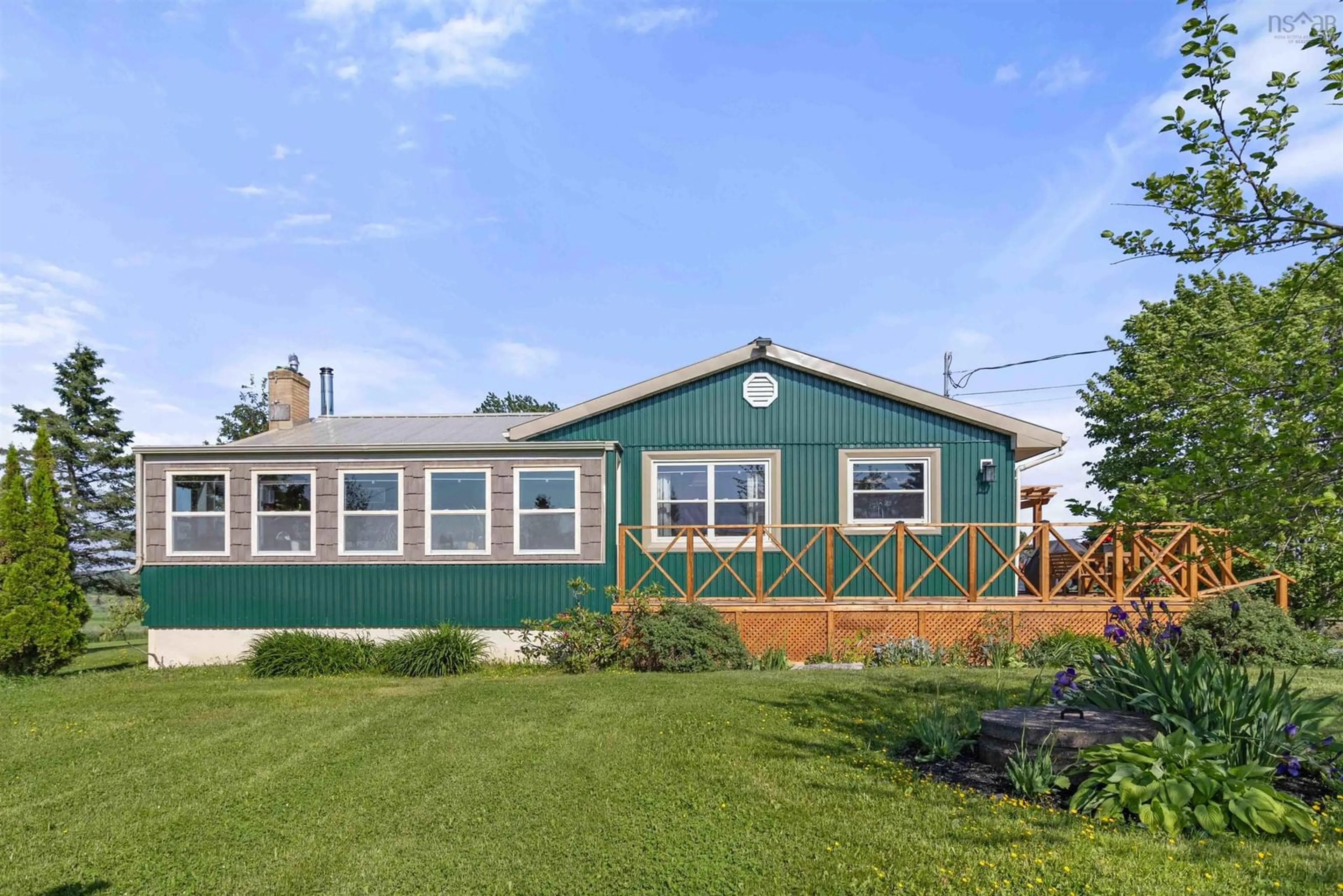 Home with vinyl exterior material, unknown for 198 Highway 224, Shubenacadie Nova Scotia B0N 2H0