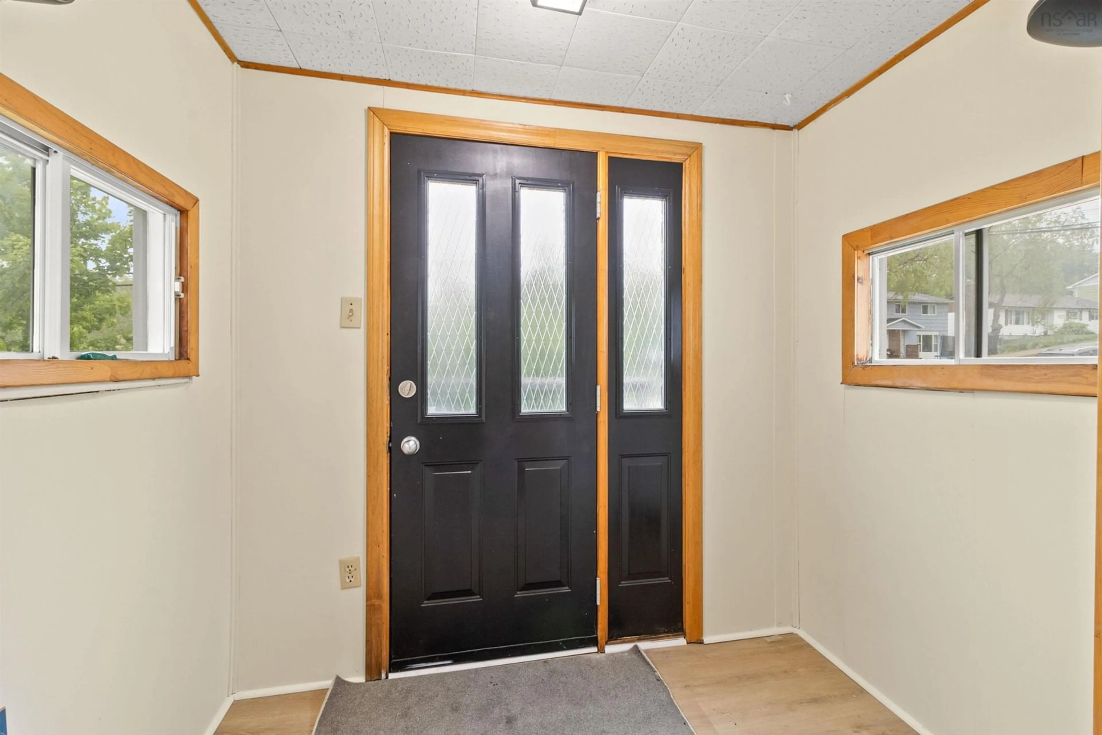 Indoor entryway for 61 Belle Vista Dr, Dartmouth Nova Scotia B2W 2X4