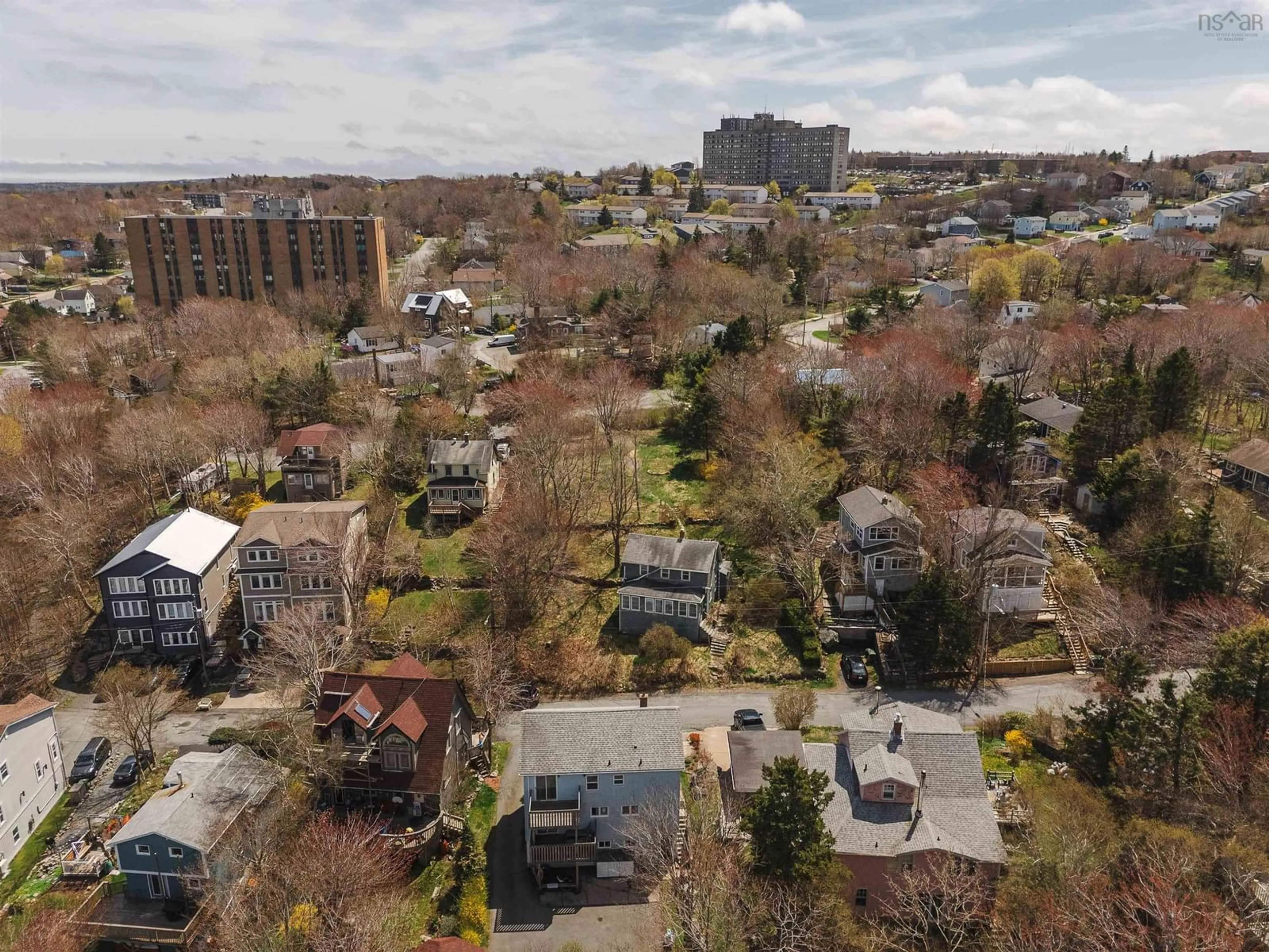 A pic from outside/outdoor area/front of a property/back of a property/a pic from drone, city buildings view from balcony for 10 Idlewylde Rd, Halifax Nova Scotia B3N 1B9