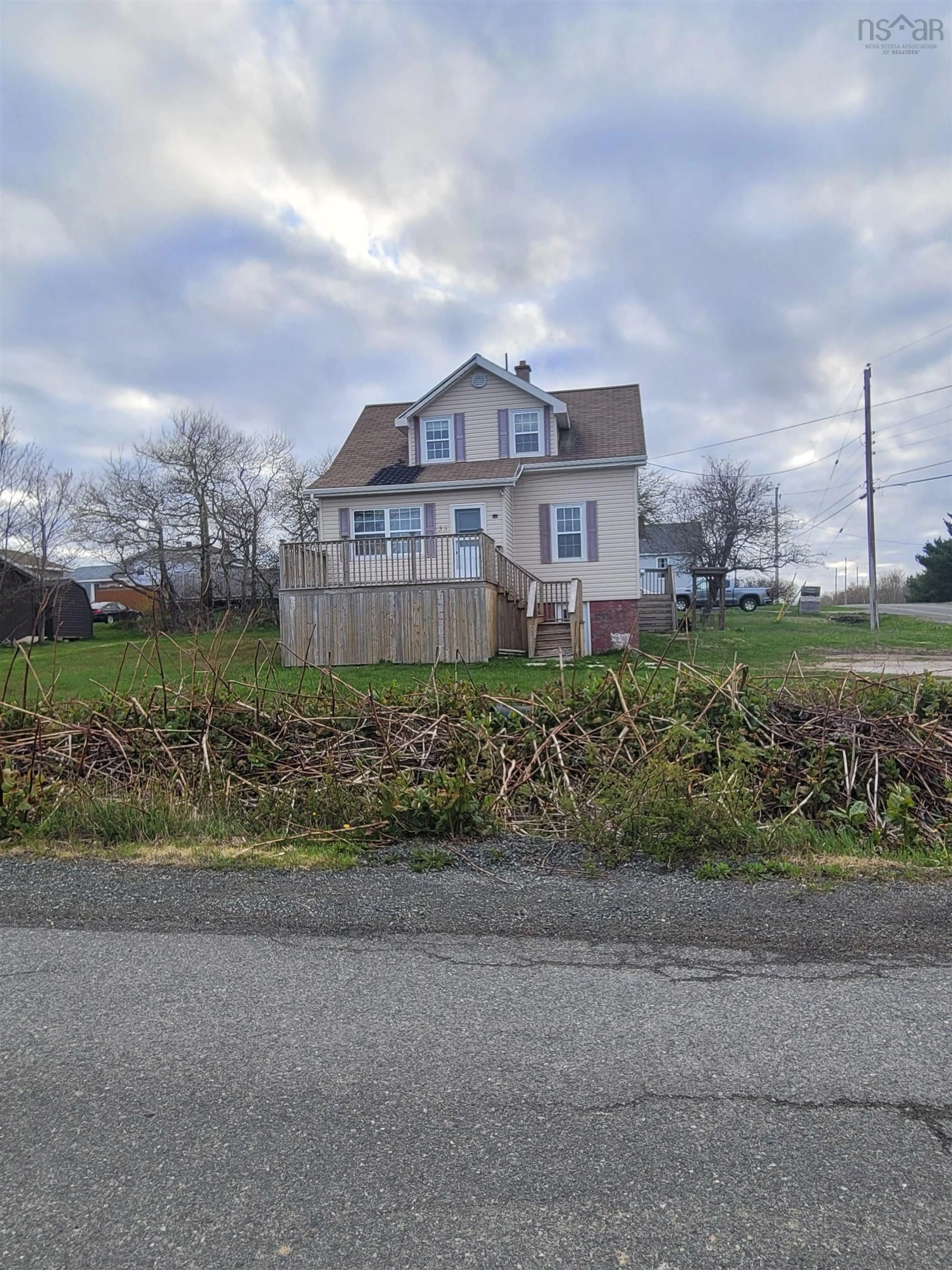 Unknown for 35 Centre St, Reserve Mines Nova Scotia B1E 1B1
