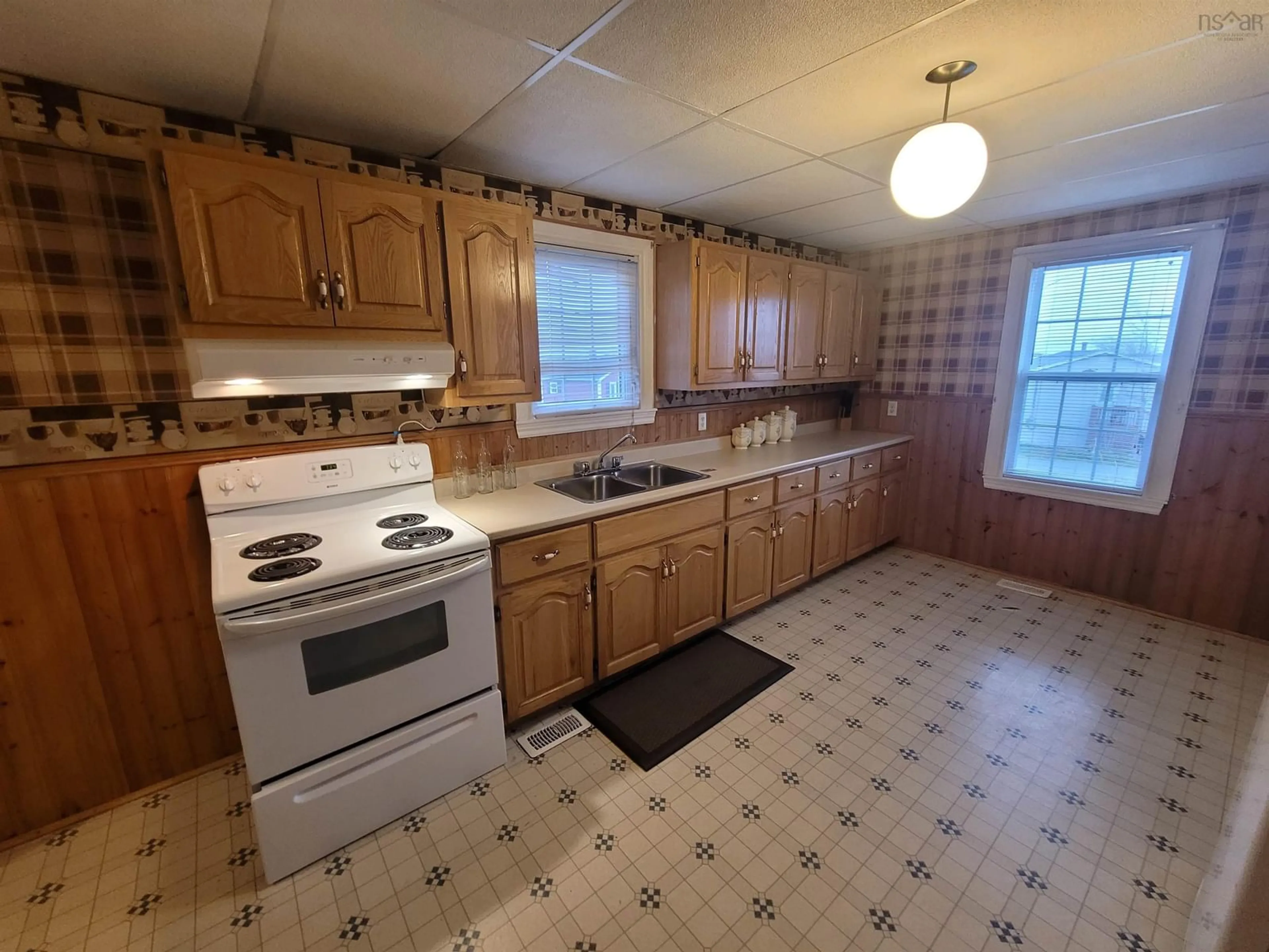Standard kitchen, unknown for 35 Centre St, Reserve Mines Nova Scotia B1E 1B1