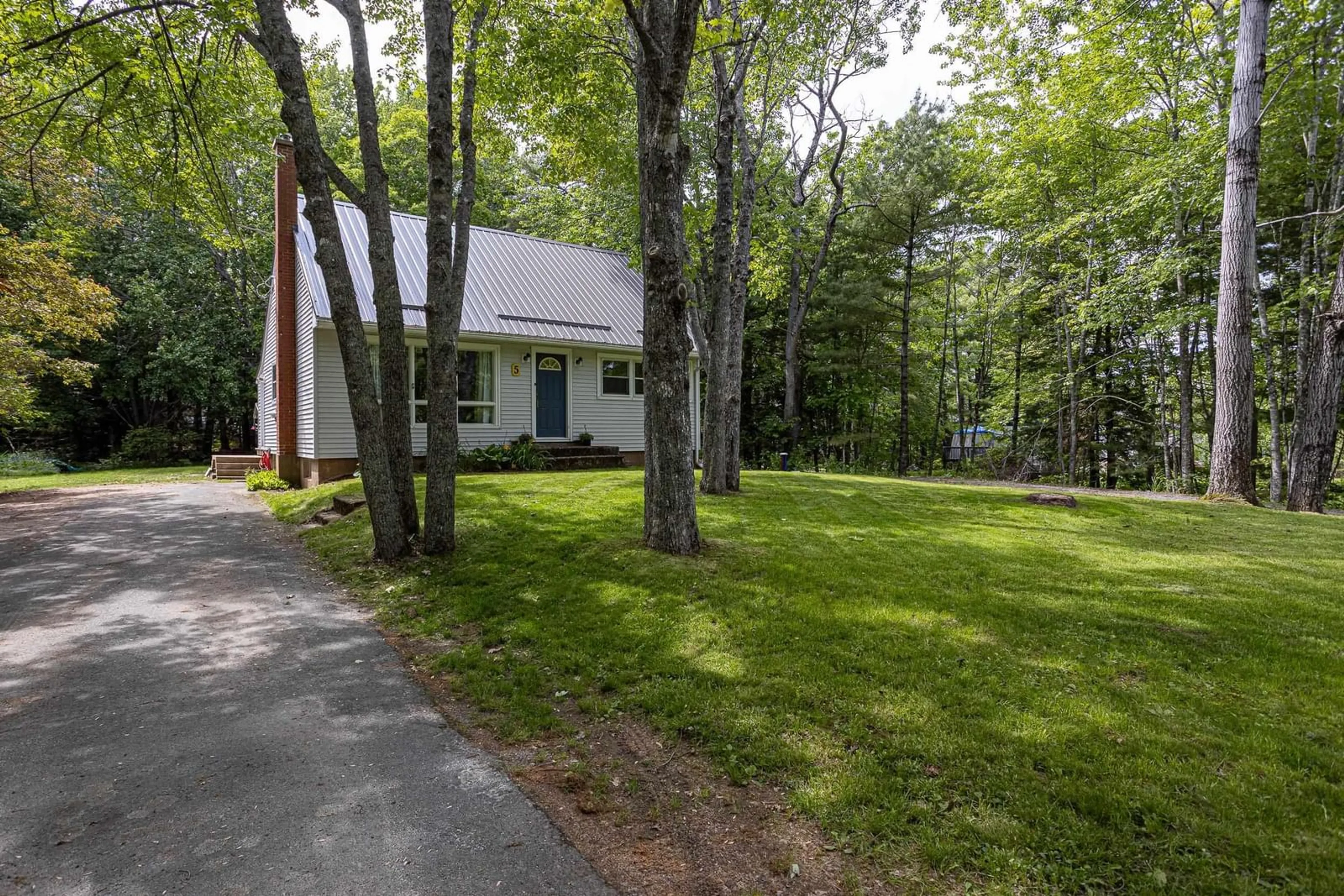 Unknown for 5 Oakleaf Cres, Grand Lake Nova Scotia B2T 1B3