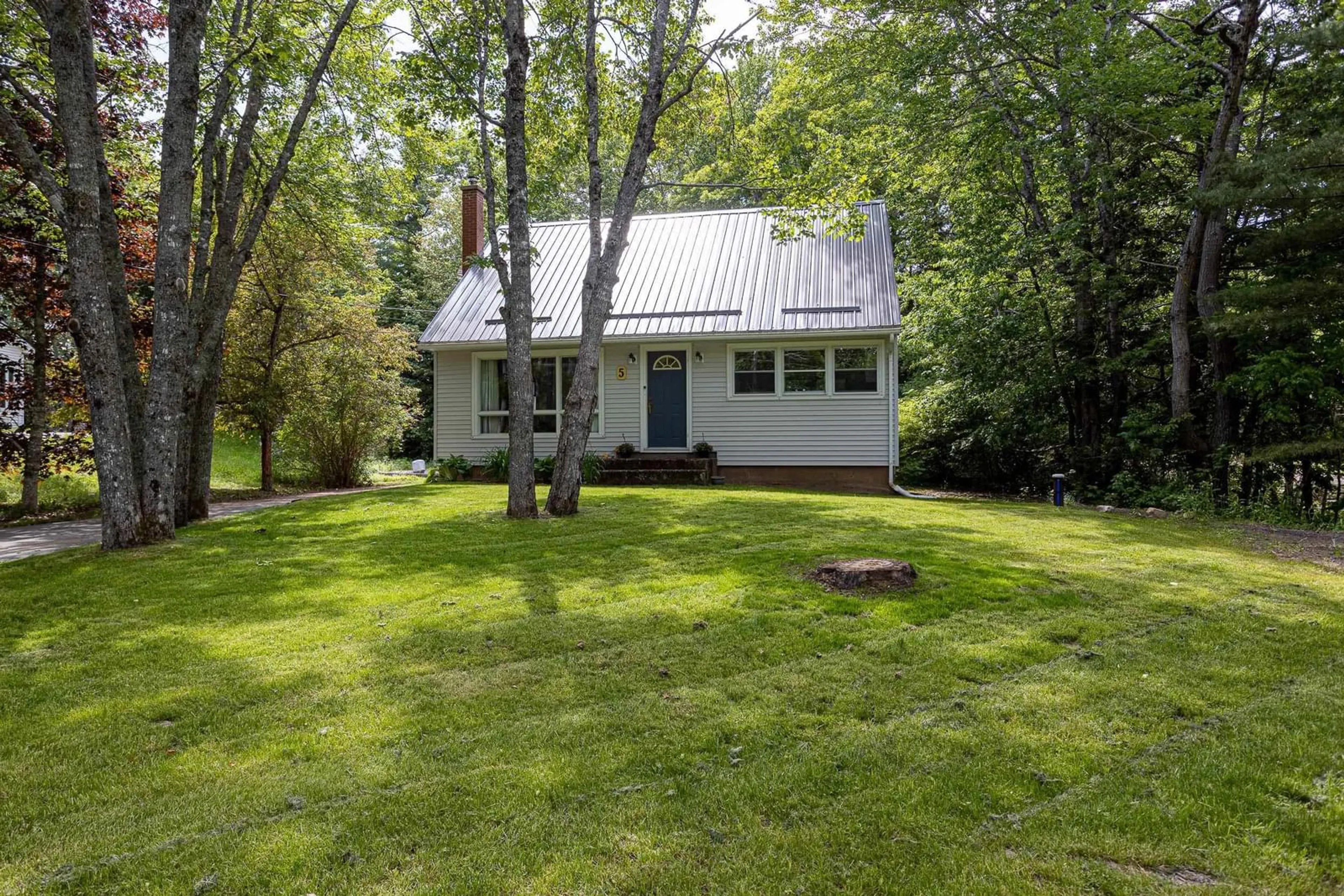A pic from outside/outdoor area/front of a property/back of a property/a pic from drone, unknown for 5 Oakleaf Cres, Grand Lake Nova Scotia B2T 1B3