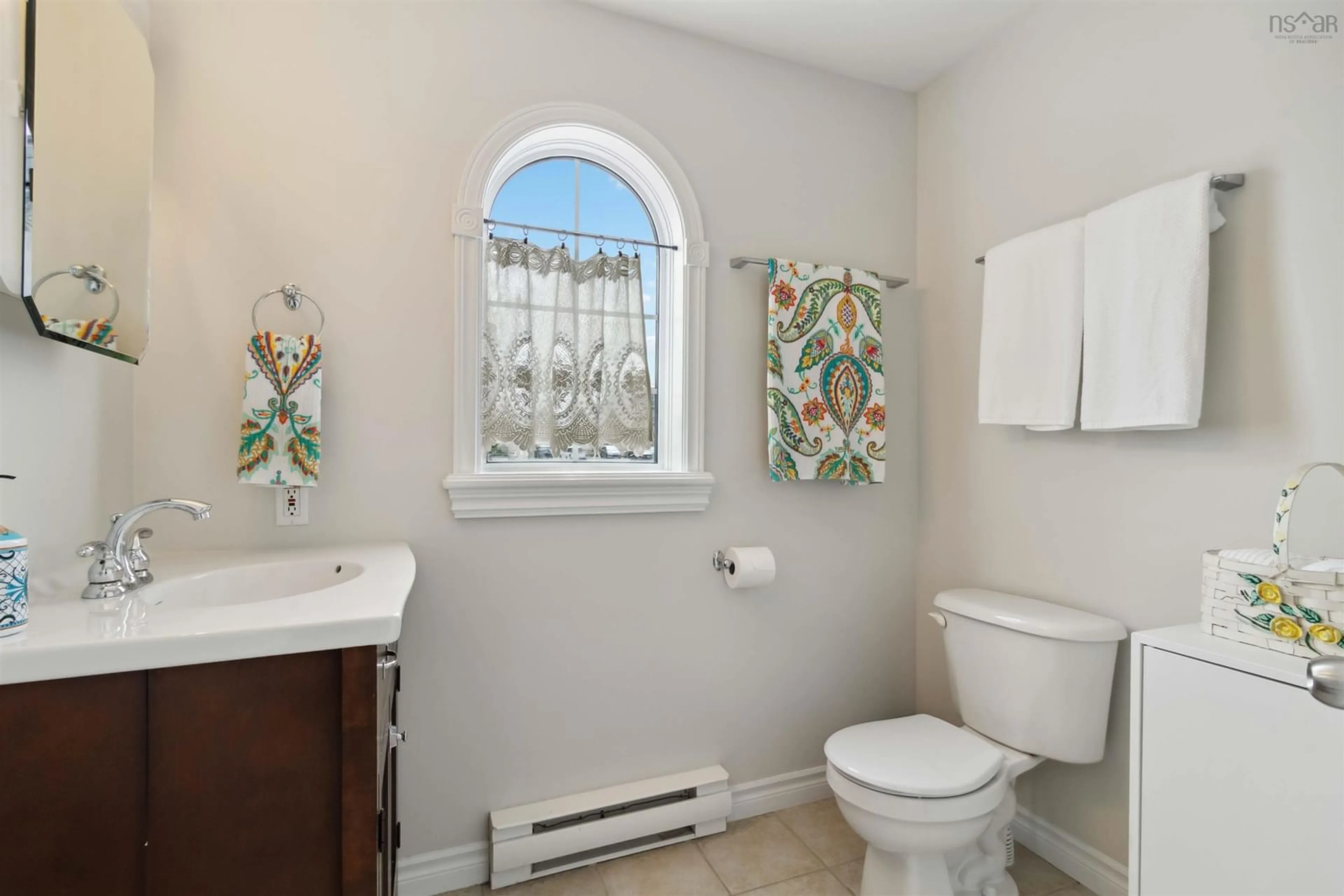 Standard bathroom, ceramic/tile floor for 28 King St, Old Dartmouth Nova Scotia B2Y 2R4