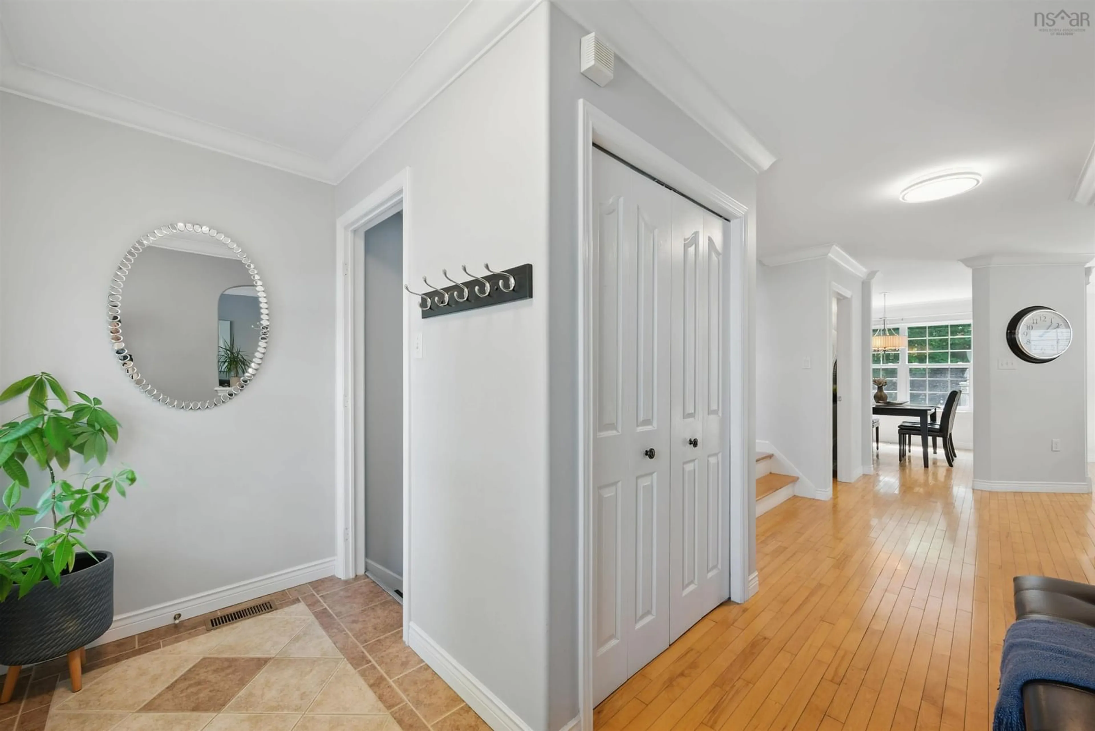 Indoor entryway for 20 Edwin Ford Crt, Bedford Nova Scotia B4A 4B6