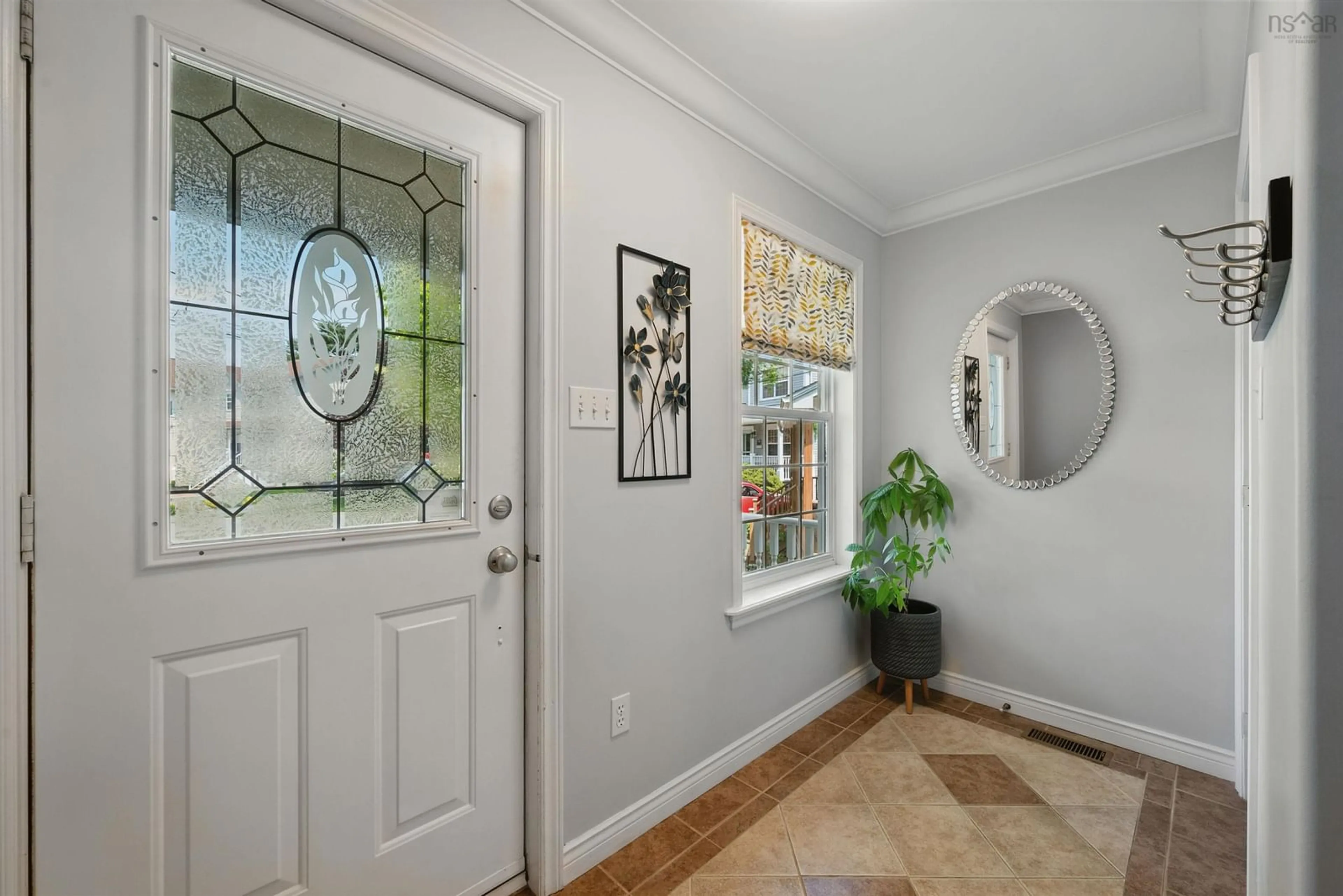 Indoor entryway for 20 Edwin Ford Crt, Bedford Nova Scotia B4A 4B6