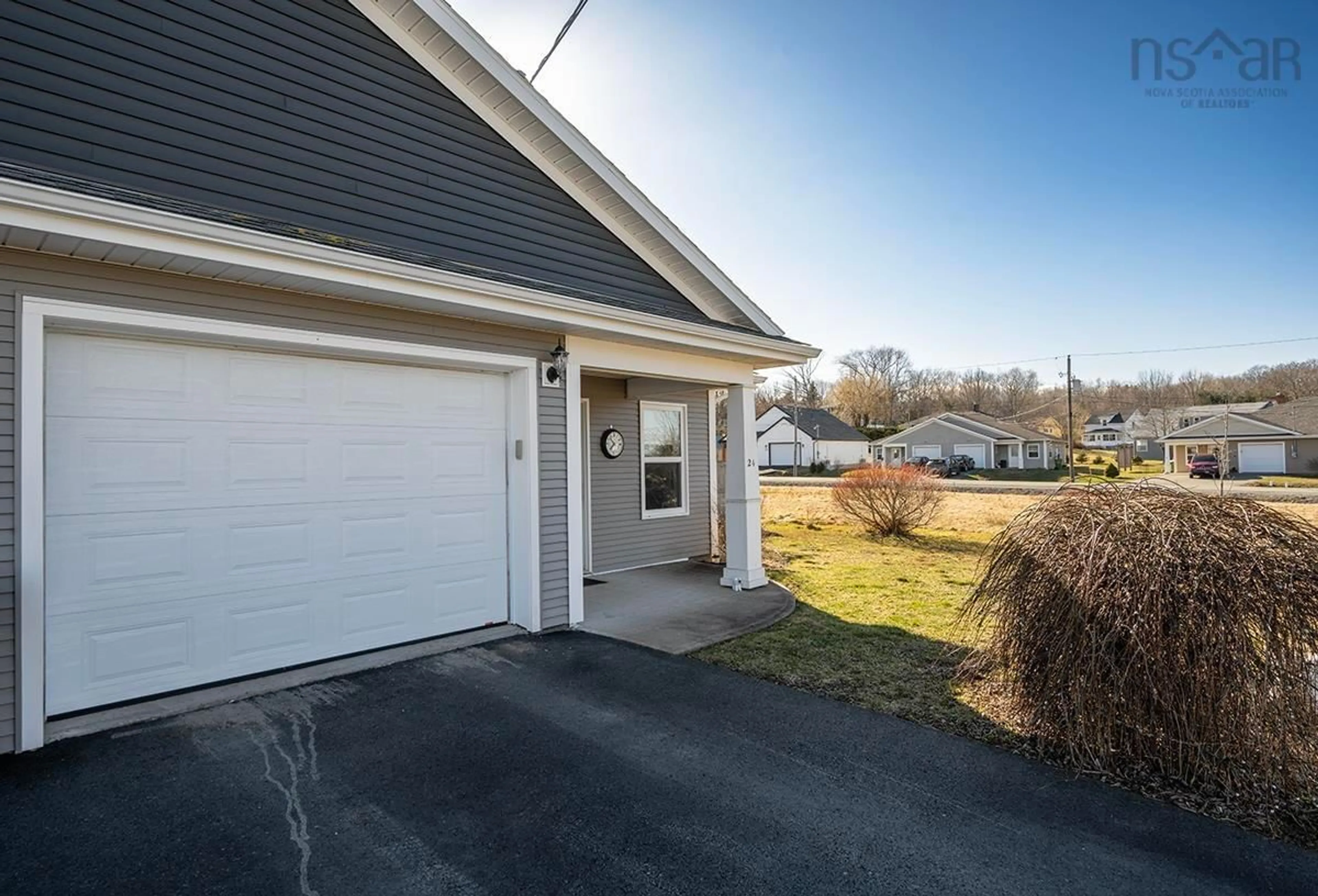 Indoor garage for 24 Mariners Dr, Hantsport Nova Scotia B0P 1P0