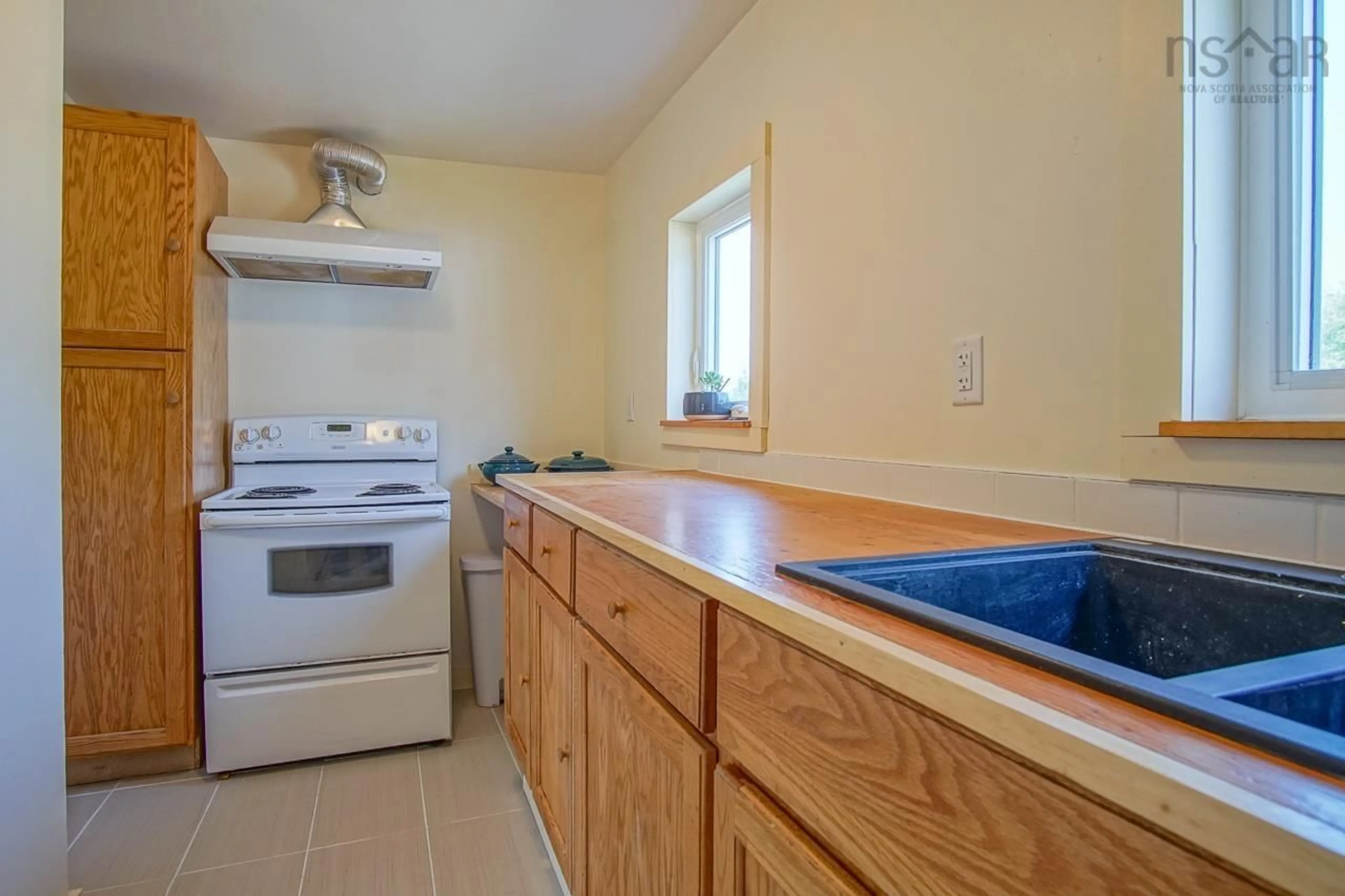 Standard kitchen, unknown for 36 Russia Rd, Harbourville Nova Scotia B0P 1E0