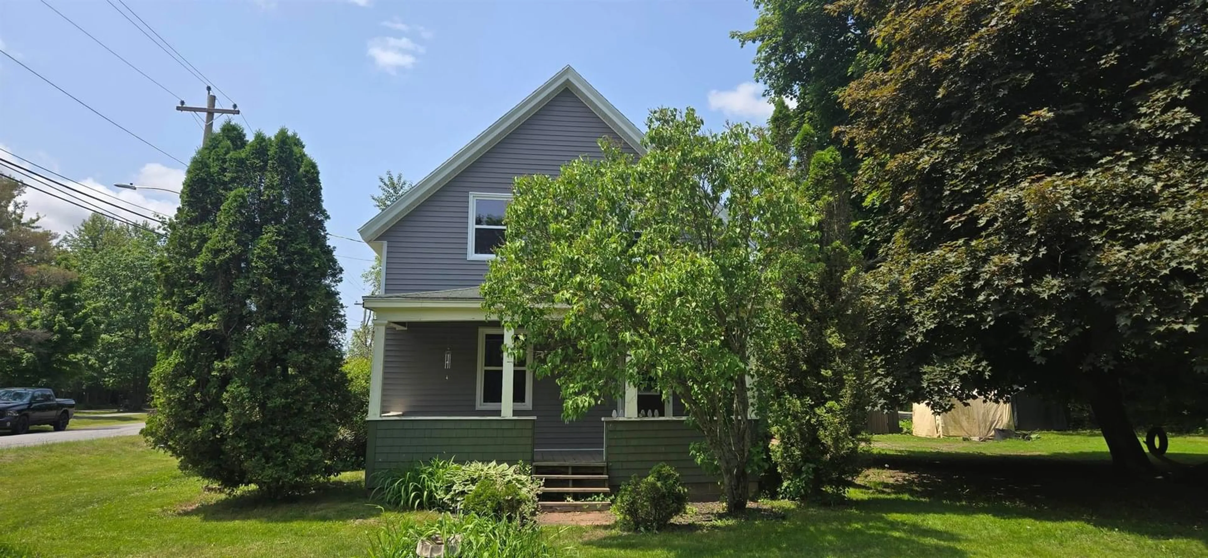 Home with vinyl exterior material, street for 1115 Park St, Aylesford Nova Scotia B0P 1C0
