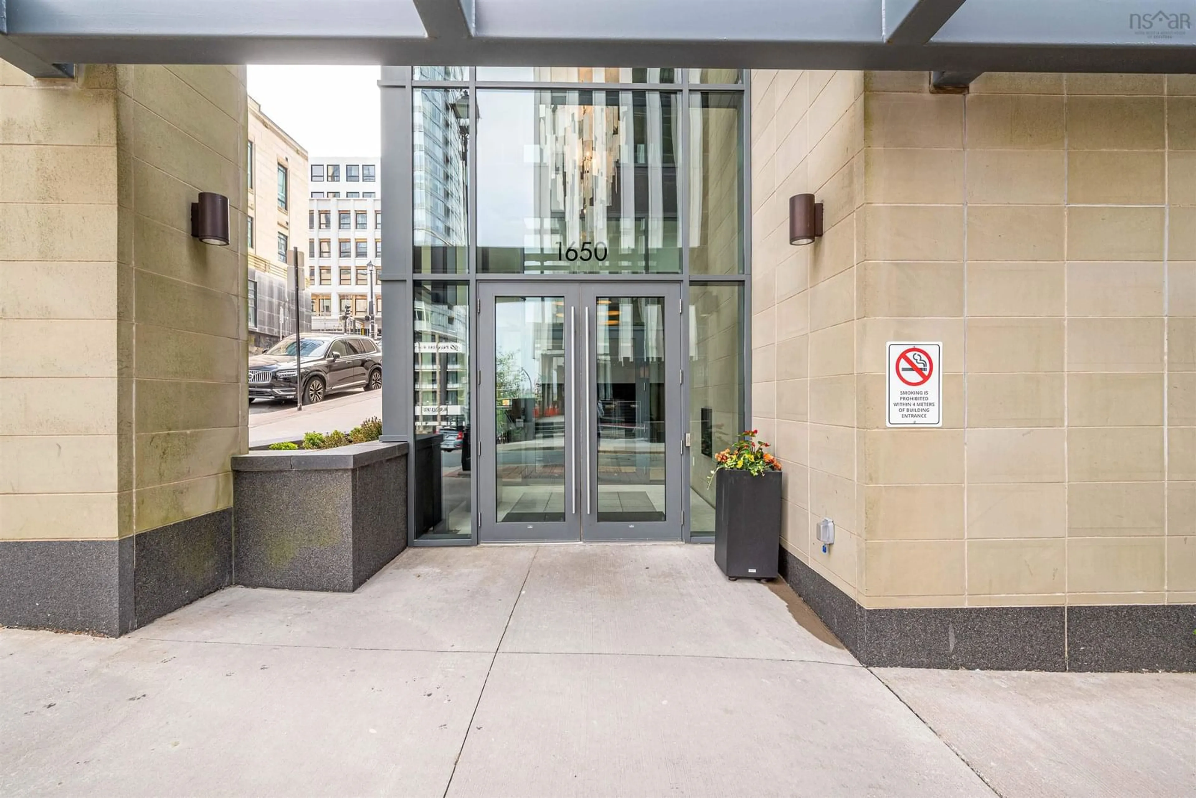 Indoor foyer for 1650 Granville St #910, Halifax Nova Scotia B3J 0E1