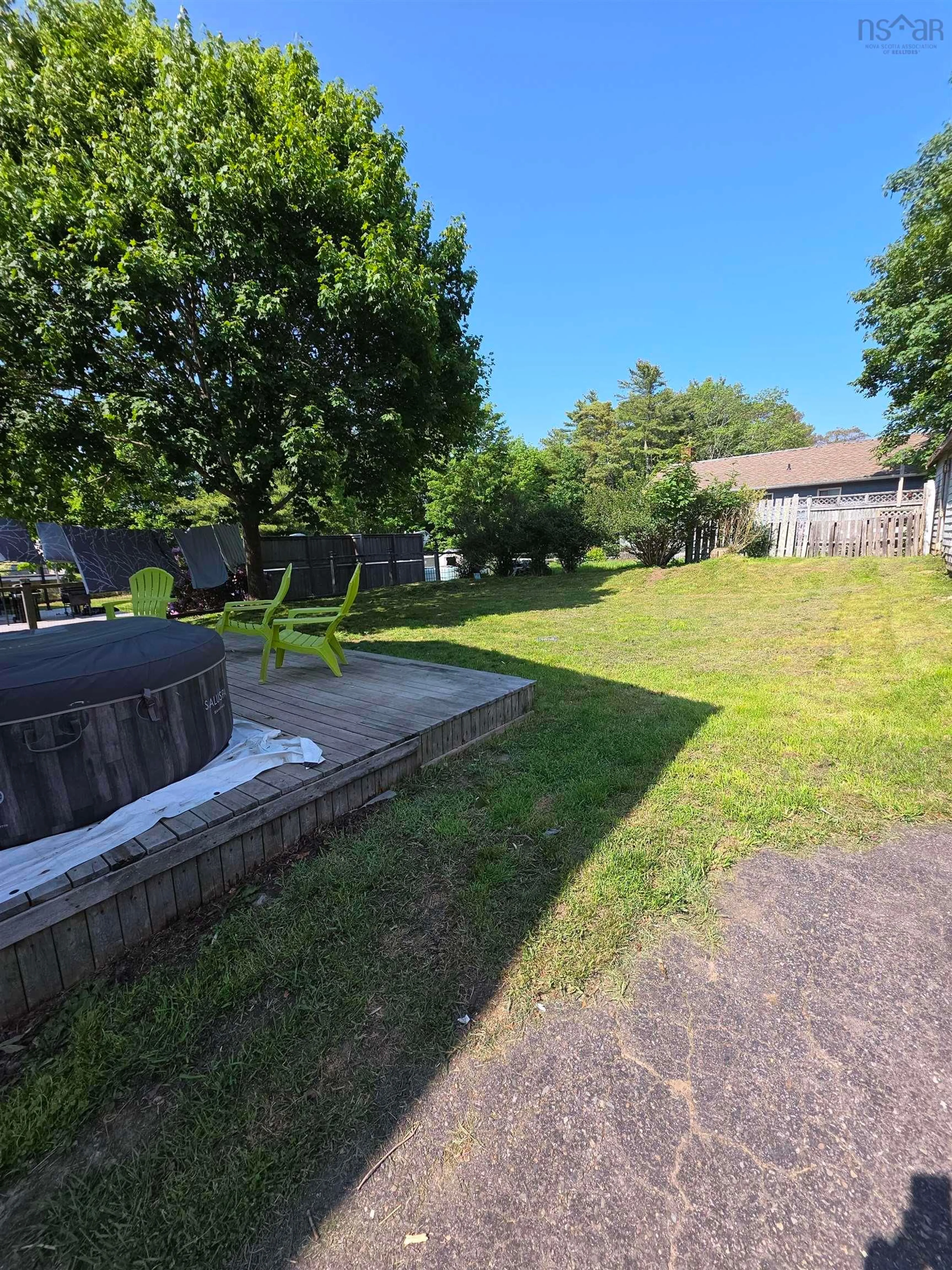 A pic from outside/outdoor area/front of a property/back of a property/a pic from drone, street for 198 Mowatt St, Shelburne Nova Scotia B0T 1W0
