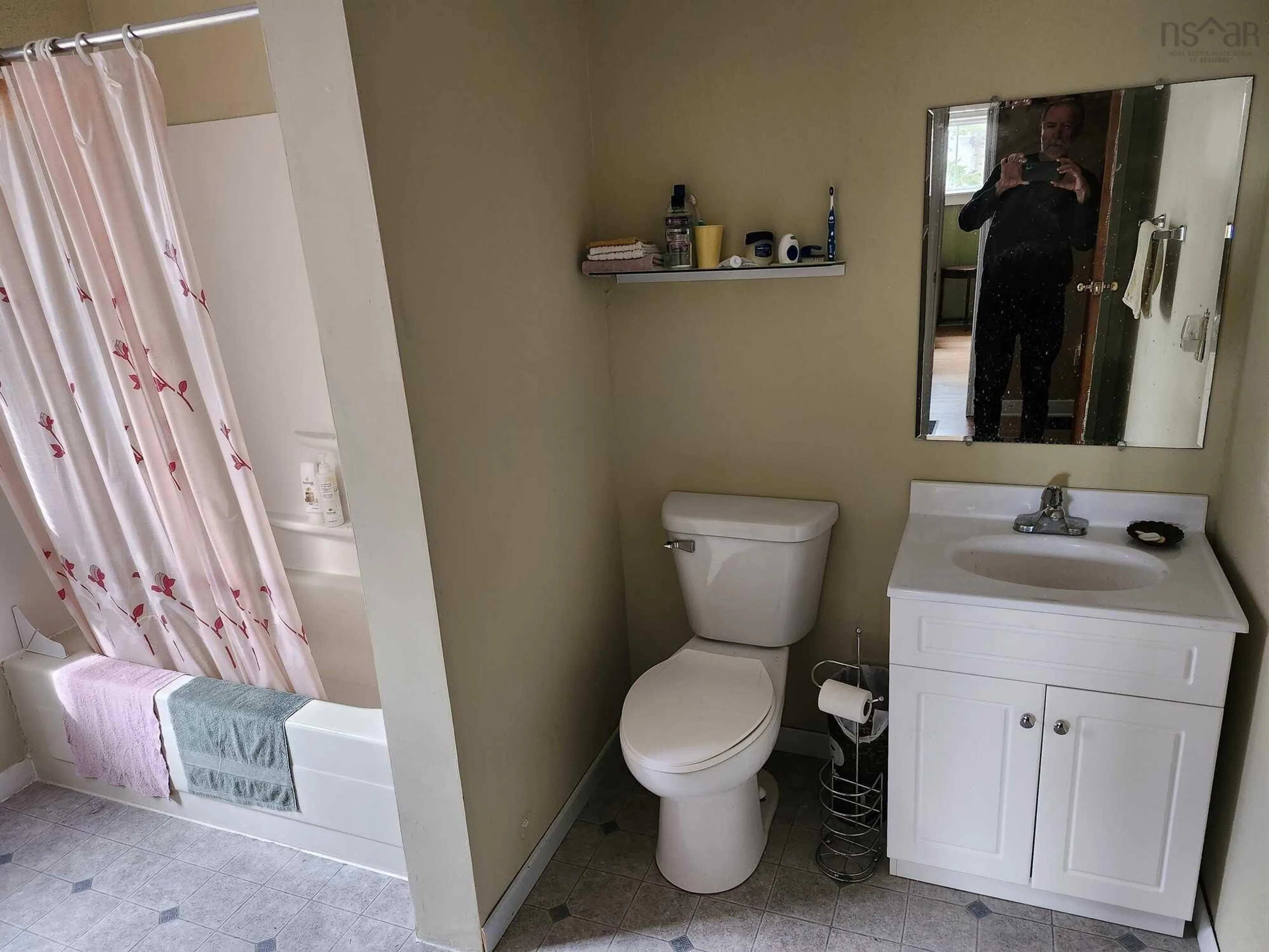 Standard bathroom, ceramic/tile floor for 986 Herring Cove Rd, Halifax Nova Scotia B3R 1Z6