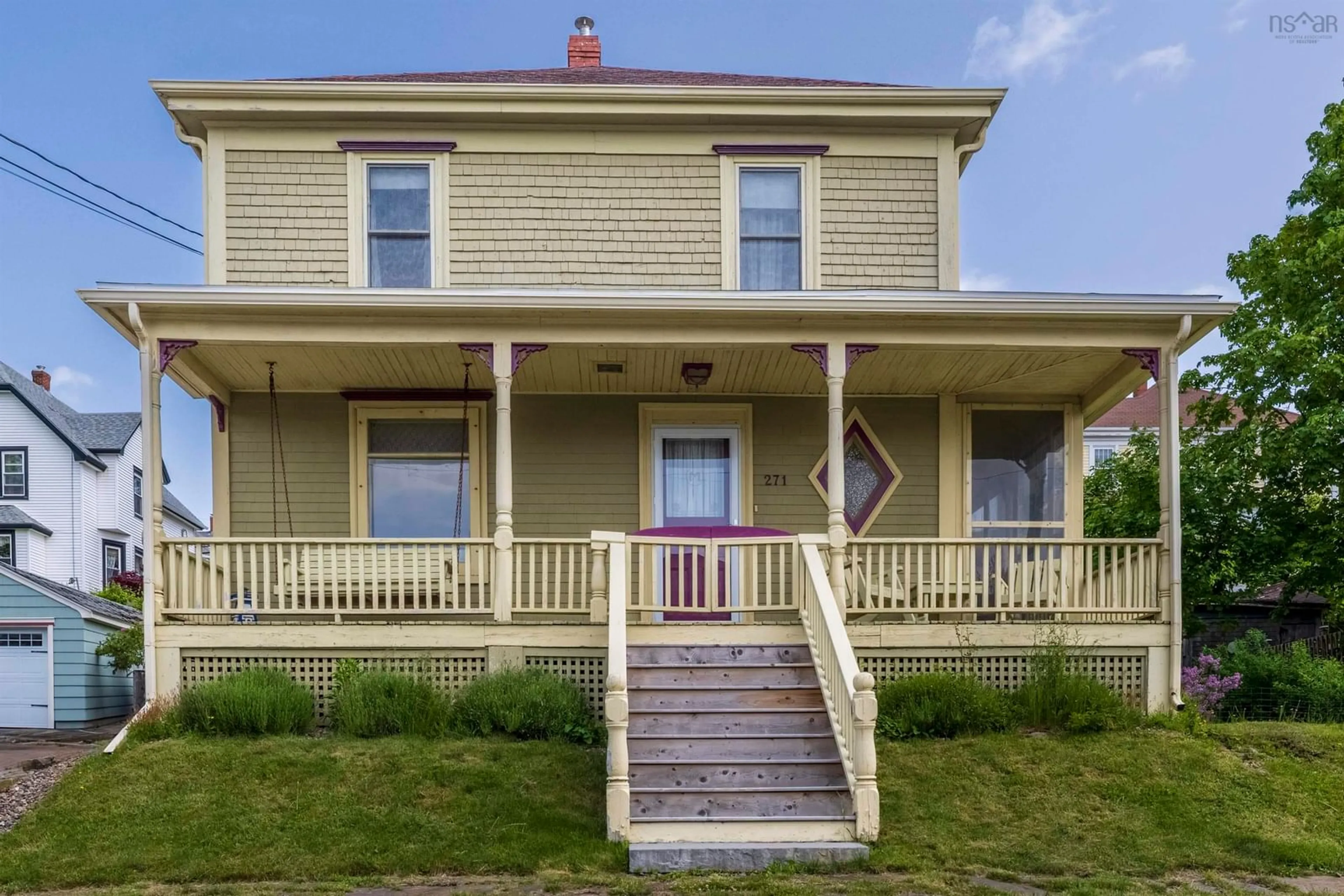 Home with vinyl exterior material, street for 271 Montague St, Lunenburg Nova Scotia B0J 2C0