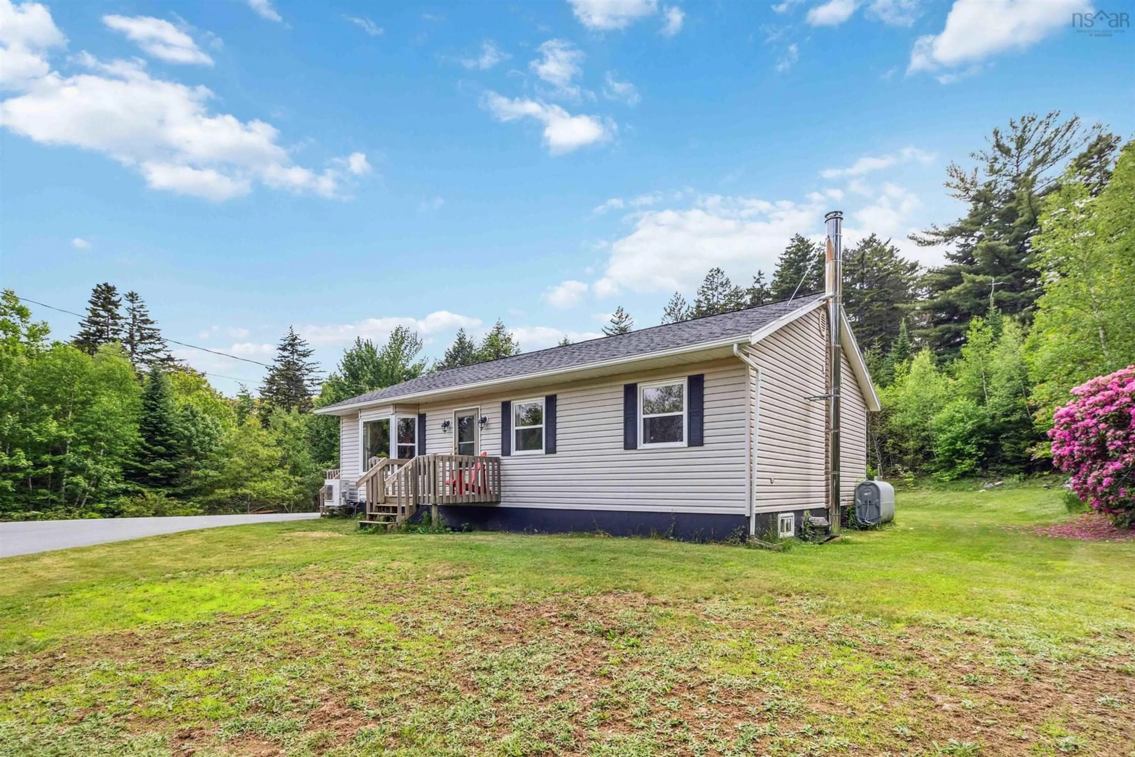 Home with vinyl exterior material, unknown for 16670 103 Hwy, Hebbs Cross Nova Scotia B4V 0Z2