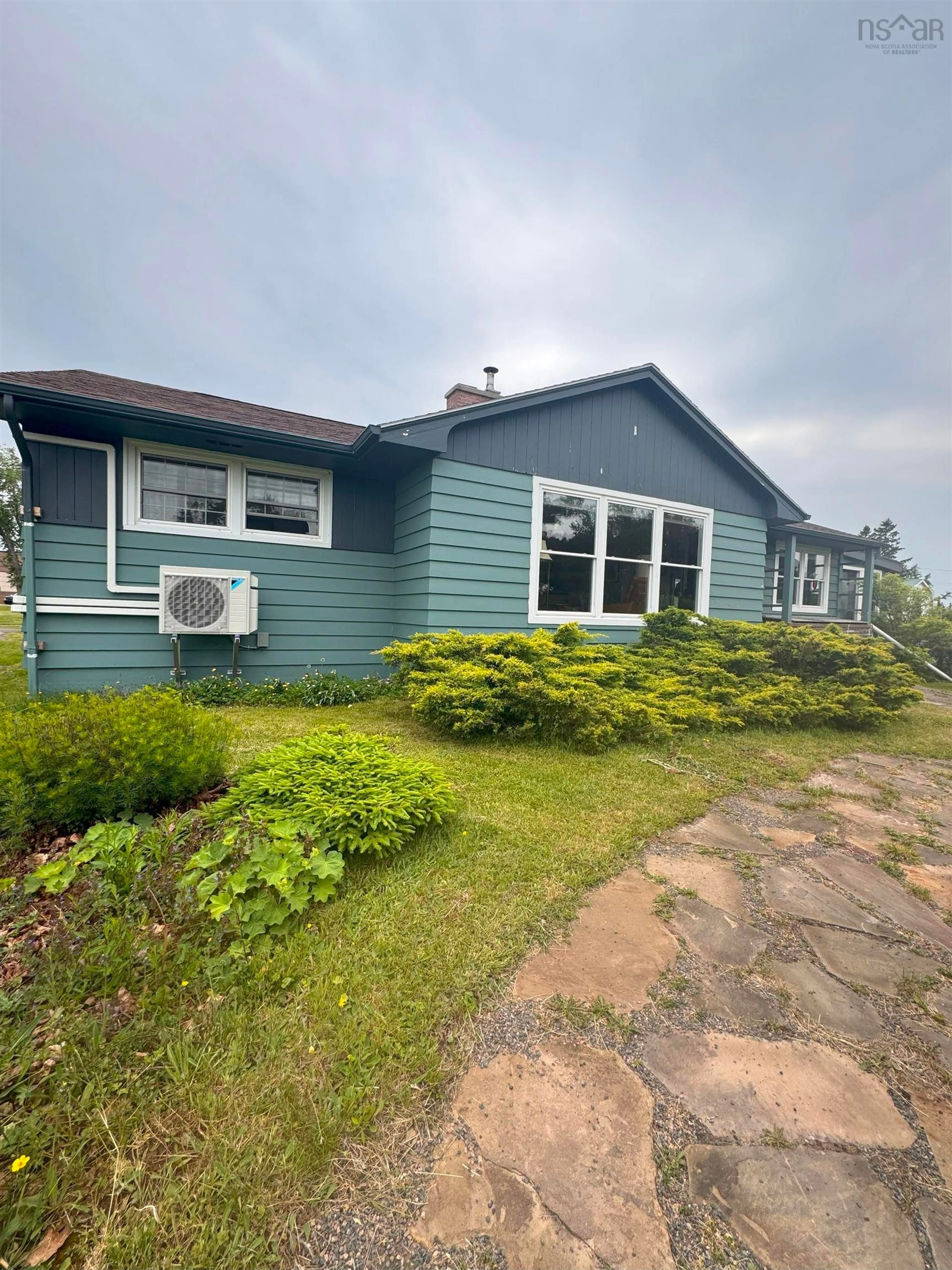 Home with vinyl exterior material, unknown for 245-247 Gulf Shore Rd, Pugwash Nova Scotia B0K 1L0