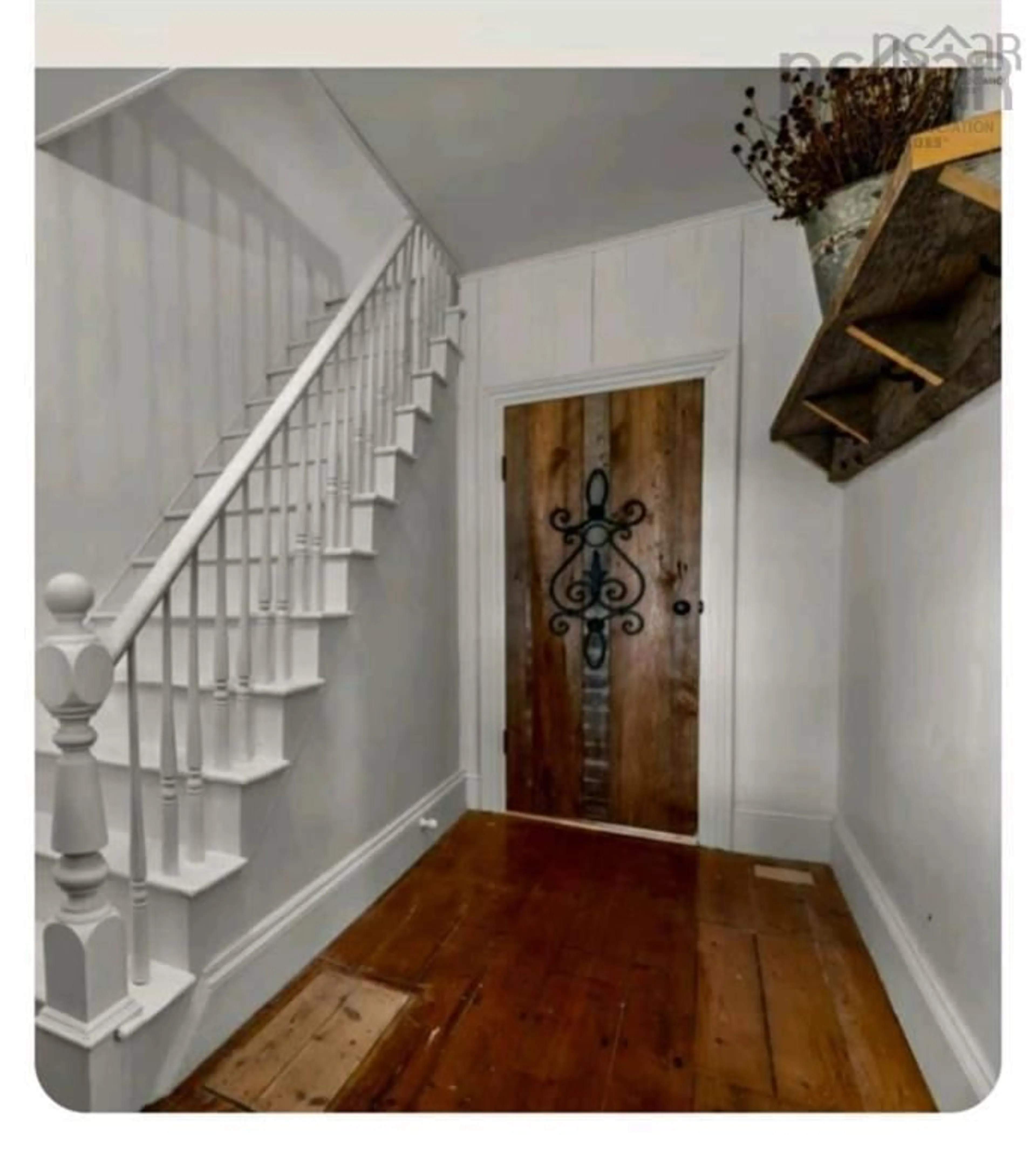 Indoor entryway for 7729 Highway 321, Roslin Nova Scotia B0K 1K0