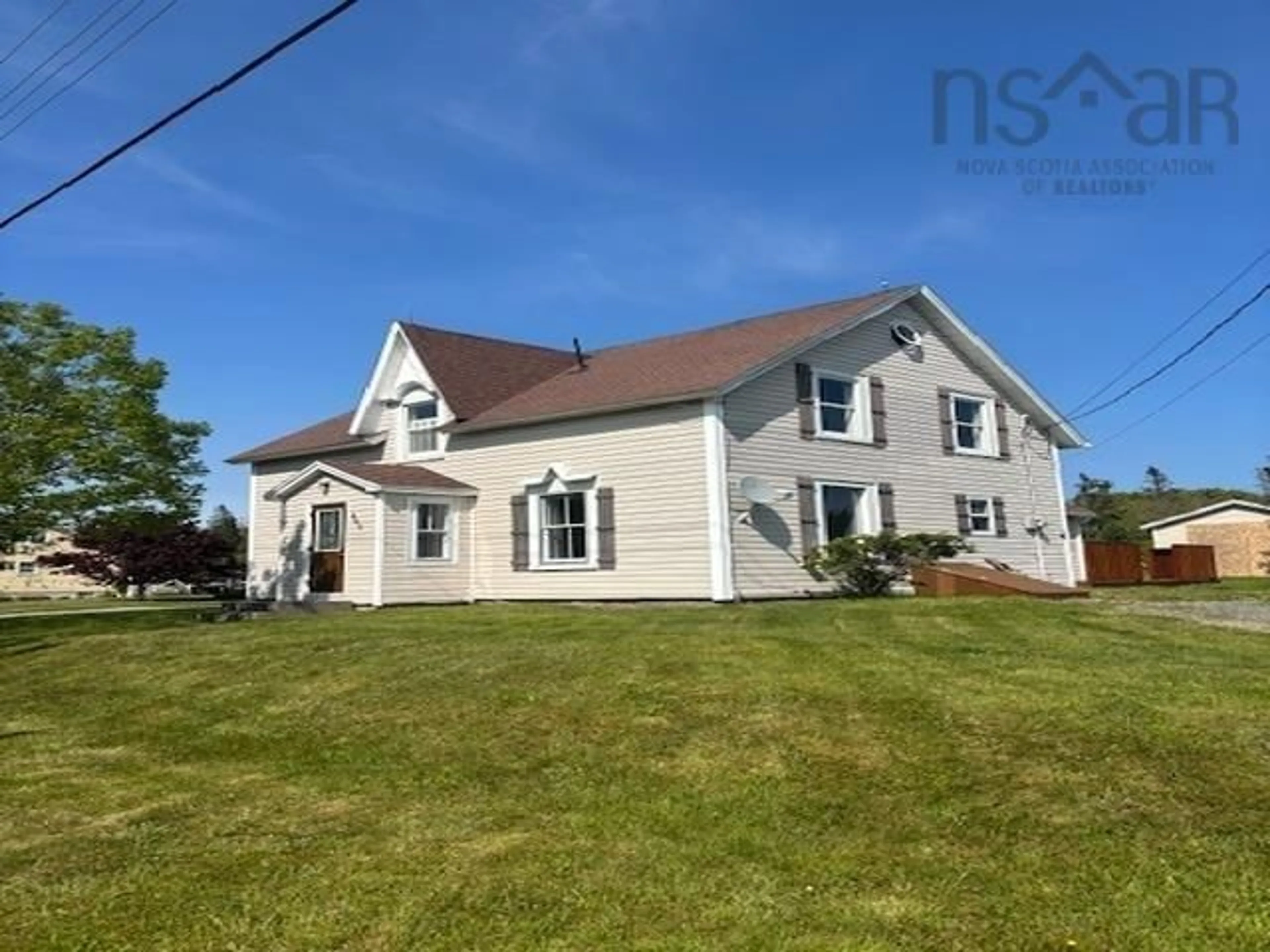 Home with vinyl exterior material, building for 866 Highway 3, Middle East Pubnico Nova Scotia B0W 2A0