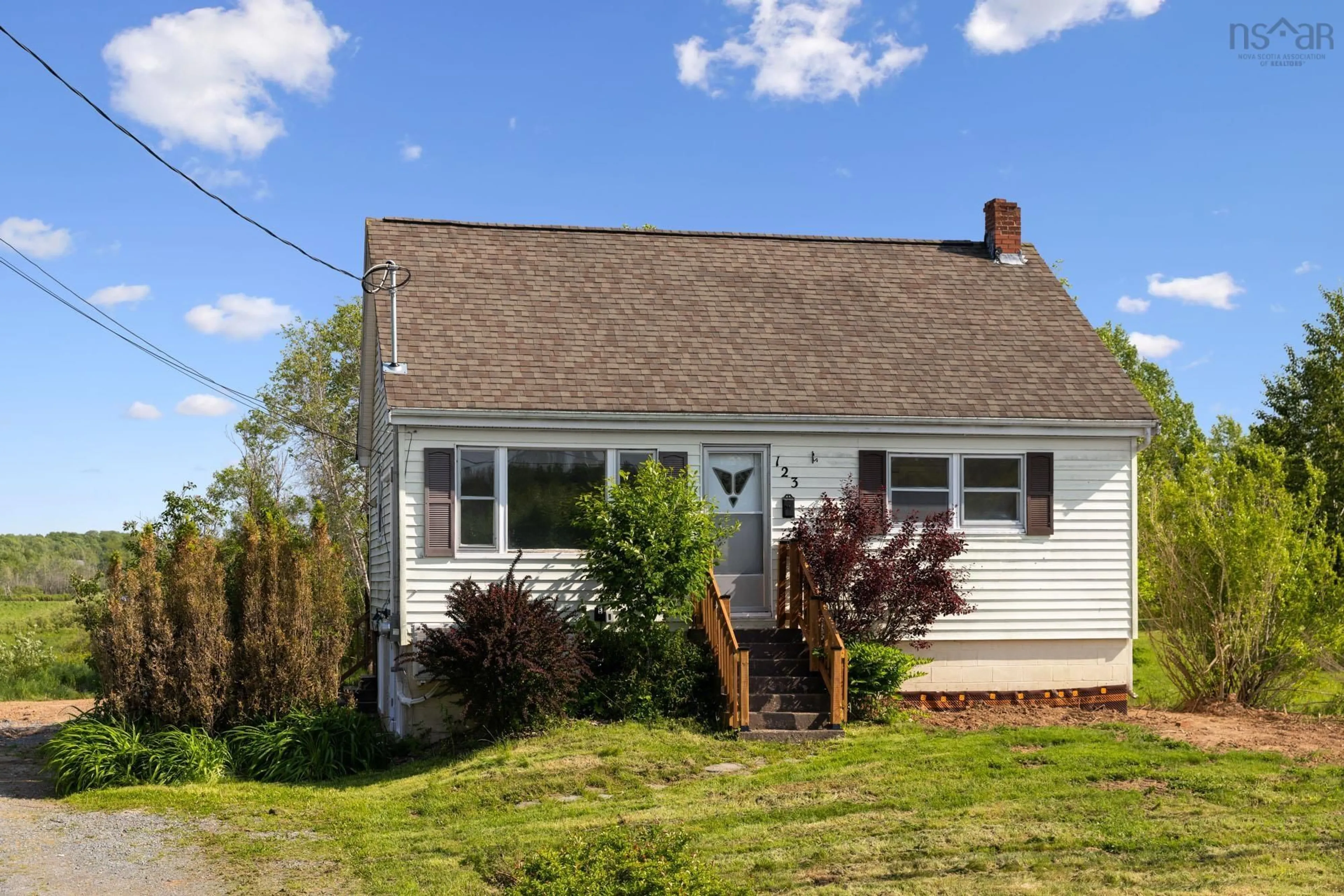 Home with vinyl exterior material, street for 123 Horne Settlement Rd, Enfield Nova Scotia B2T 1G8