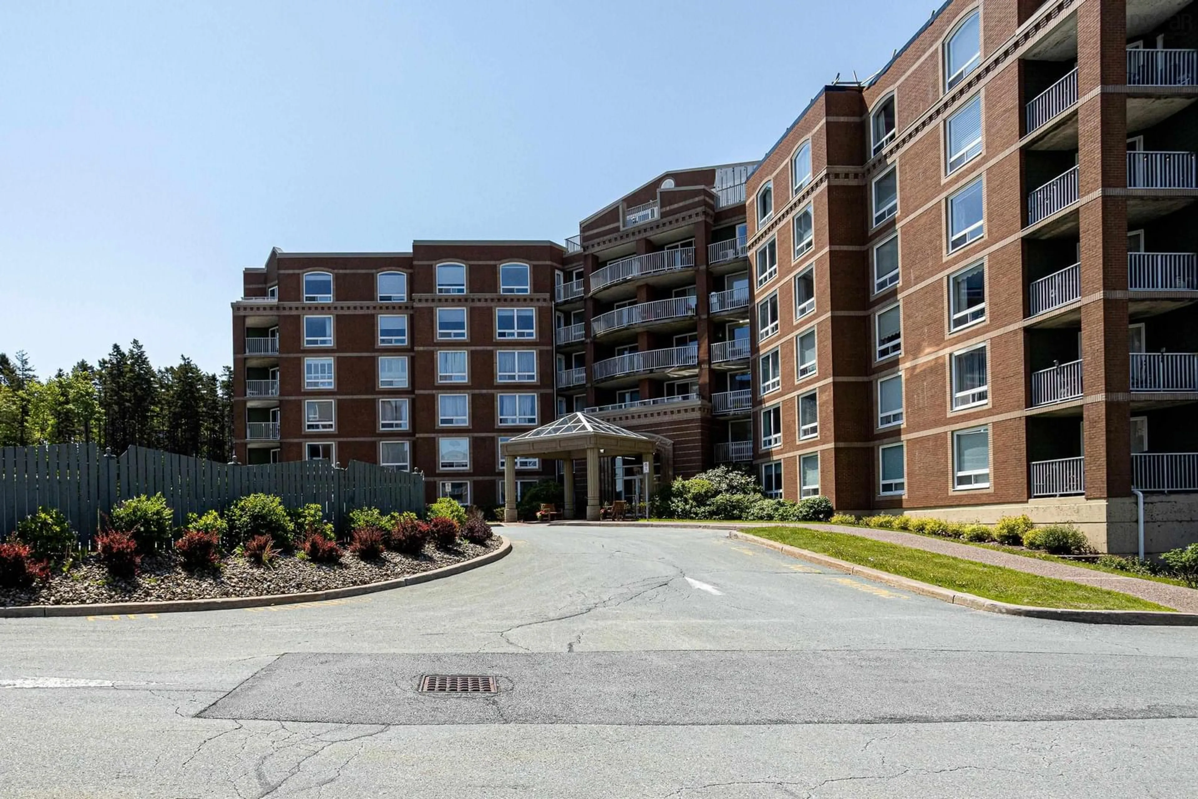 Indoor foyer for 40 Regency Park Dr #206, Halifax Nova Scotia B3S 1L4