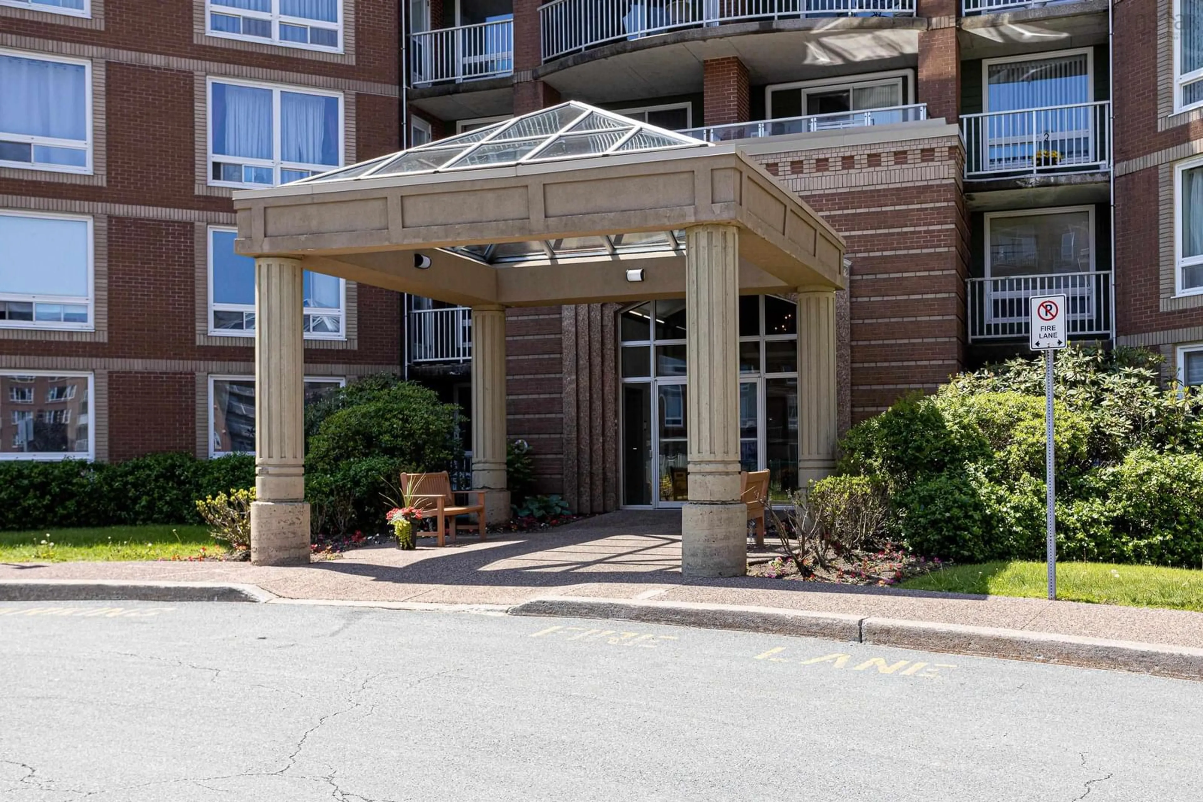 Indoor foyer for 40 Regency Park Dr #206, Halifax Nova Scotia B3S 1L4