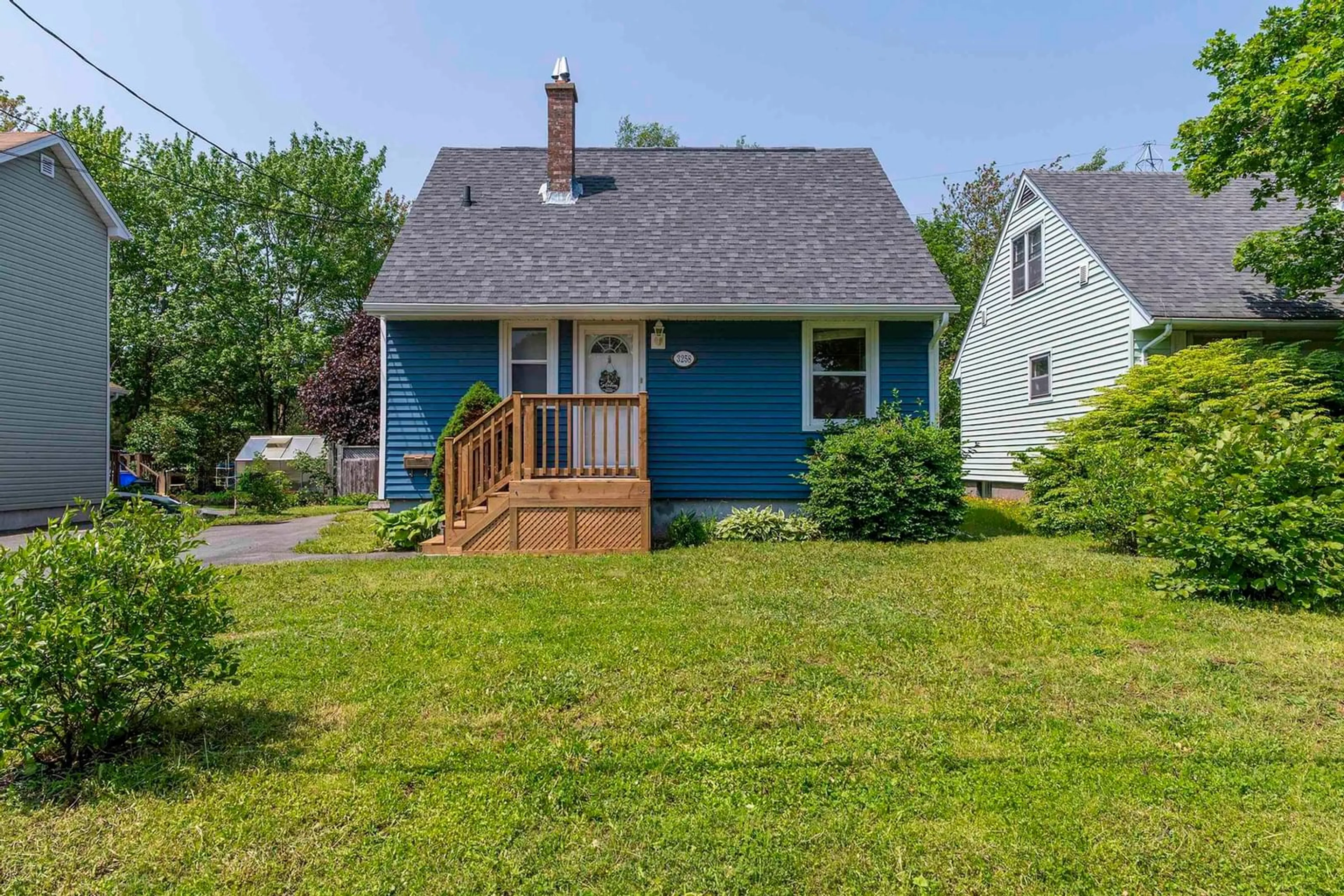Home with vinyl exterior material, street for 3258 Heinish Ave, Halifax Nova Scotia B3L 3Y6