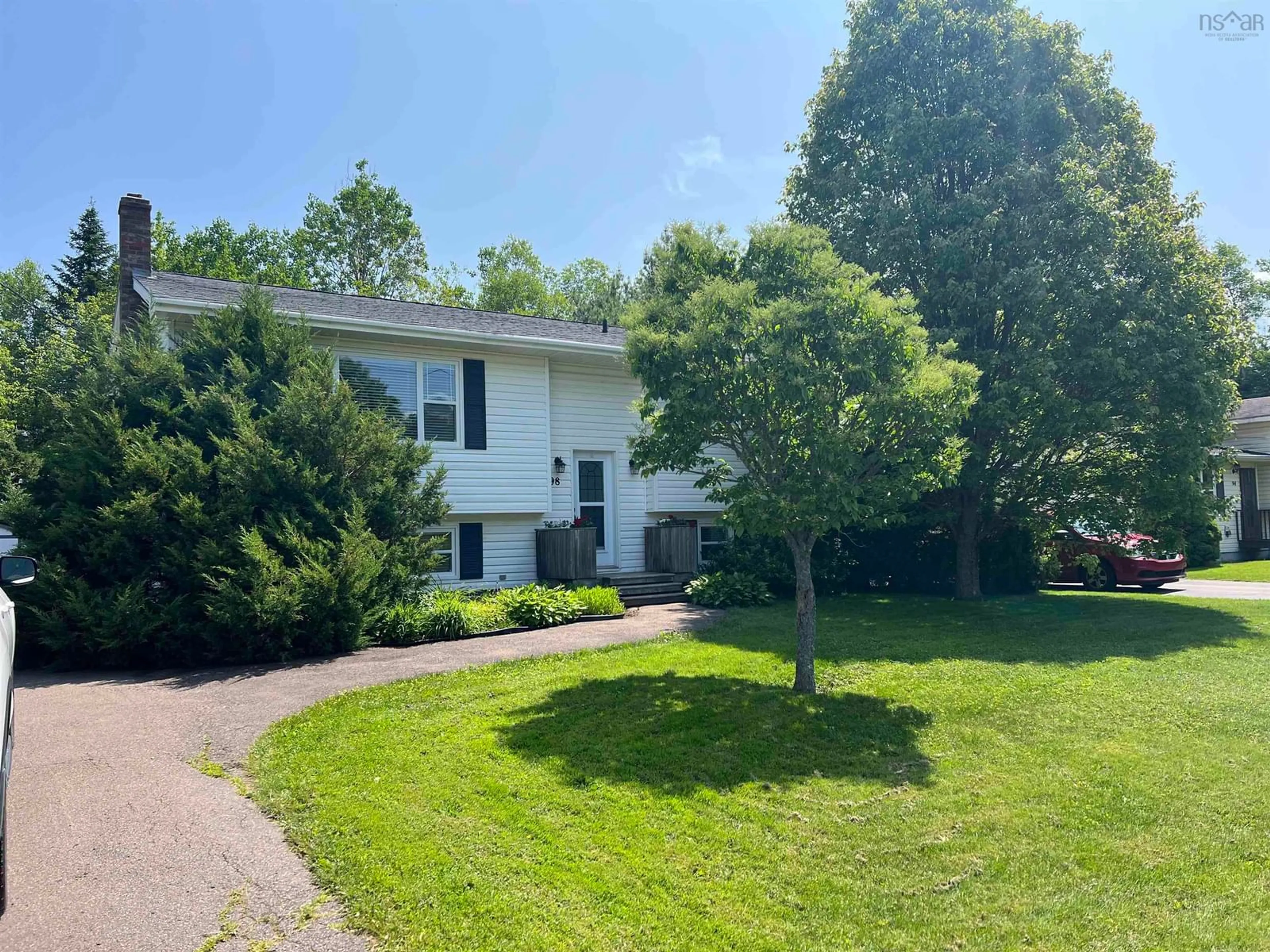 A pic from outside/outdoor area/front of a property/back of a property/a pic from drone, unknown for 98 Oakwood Dr, Truro Heights Nova Scotia B6L 1N4