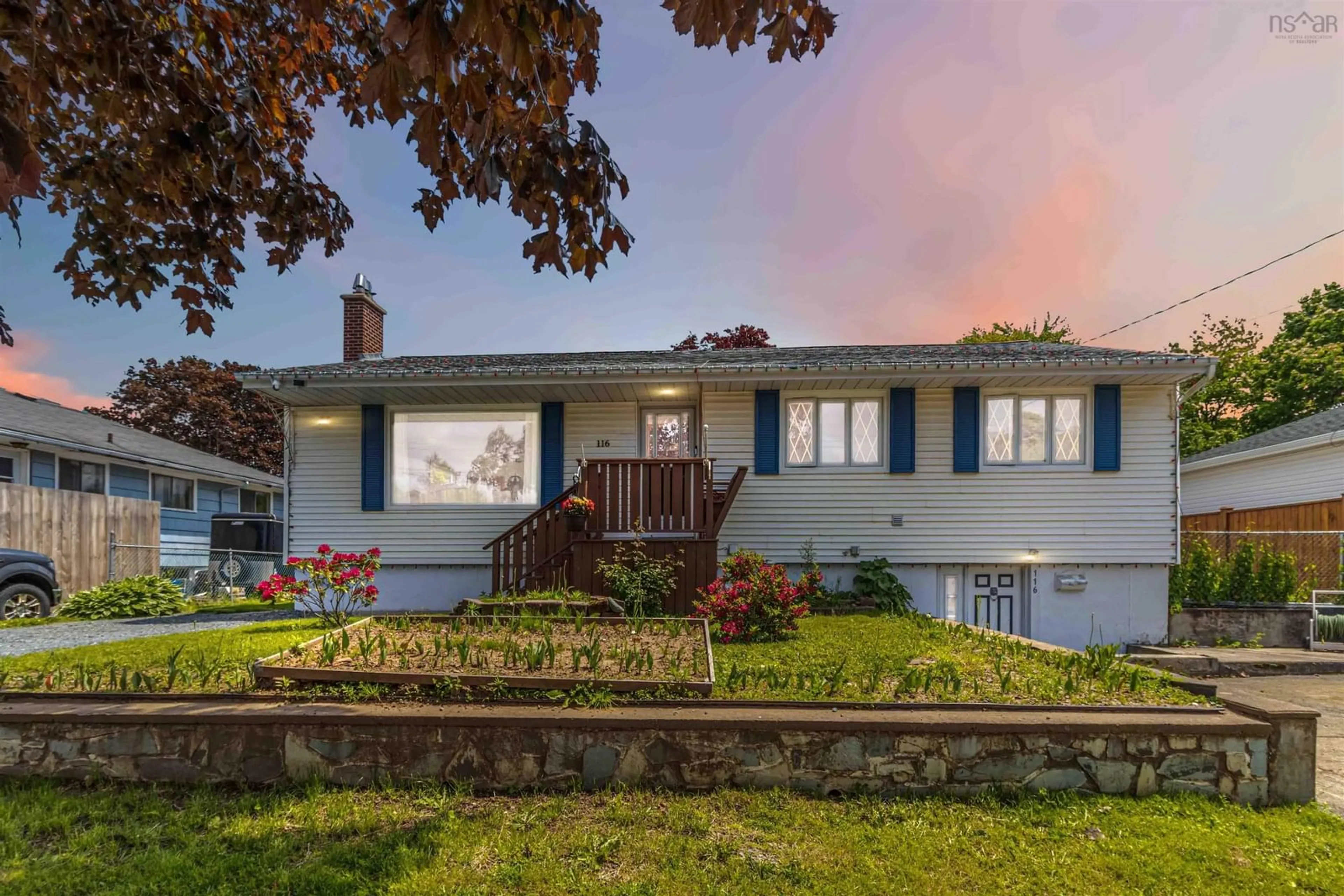 Unknown for 116 Symonds St, Dartmouth Nova Scotia B3A 3M4