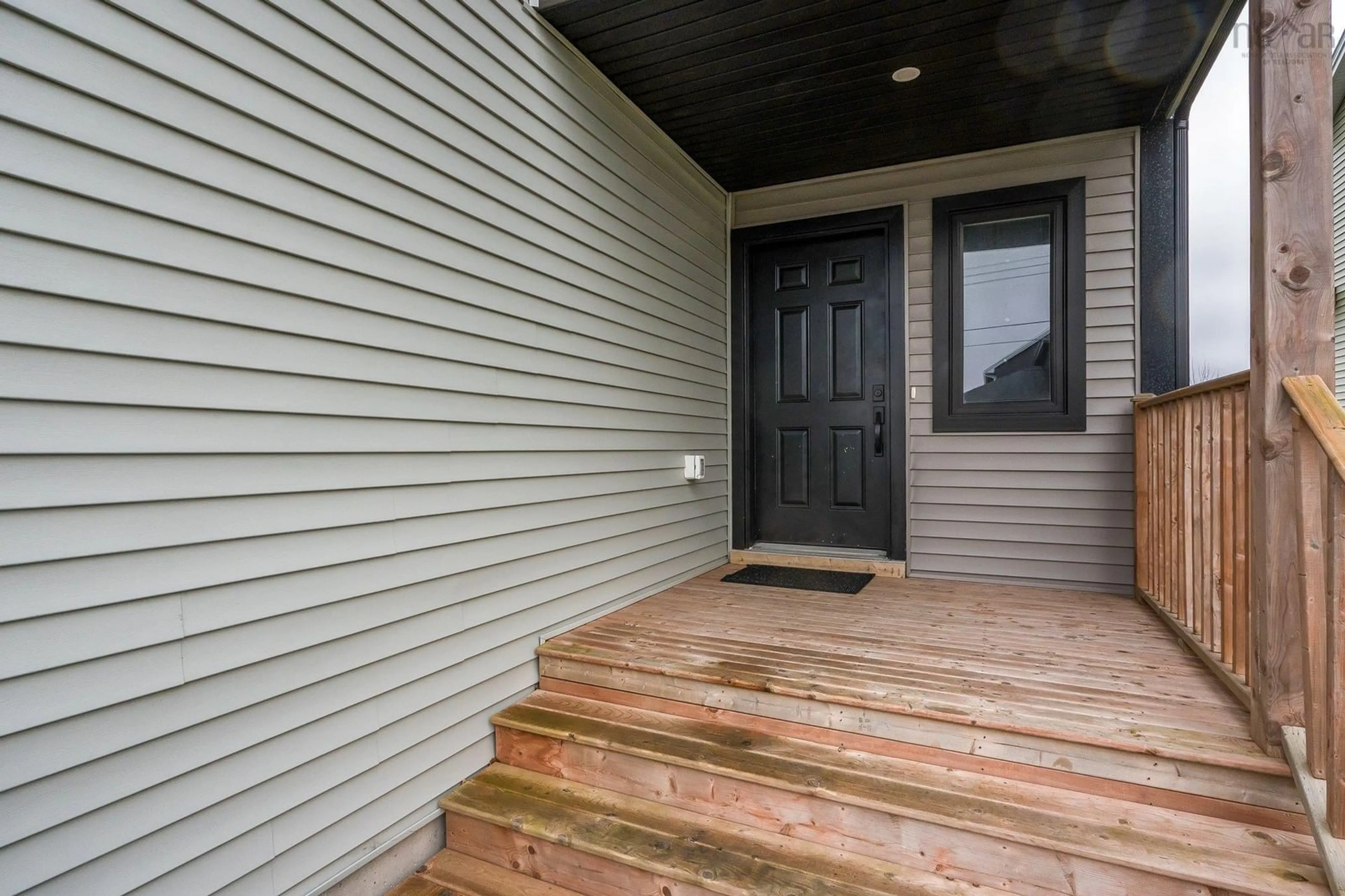 Indoor entryway for 185 Lier Ridge, Halifax Nova Scotia B3P 0E1