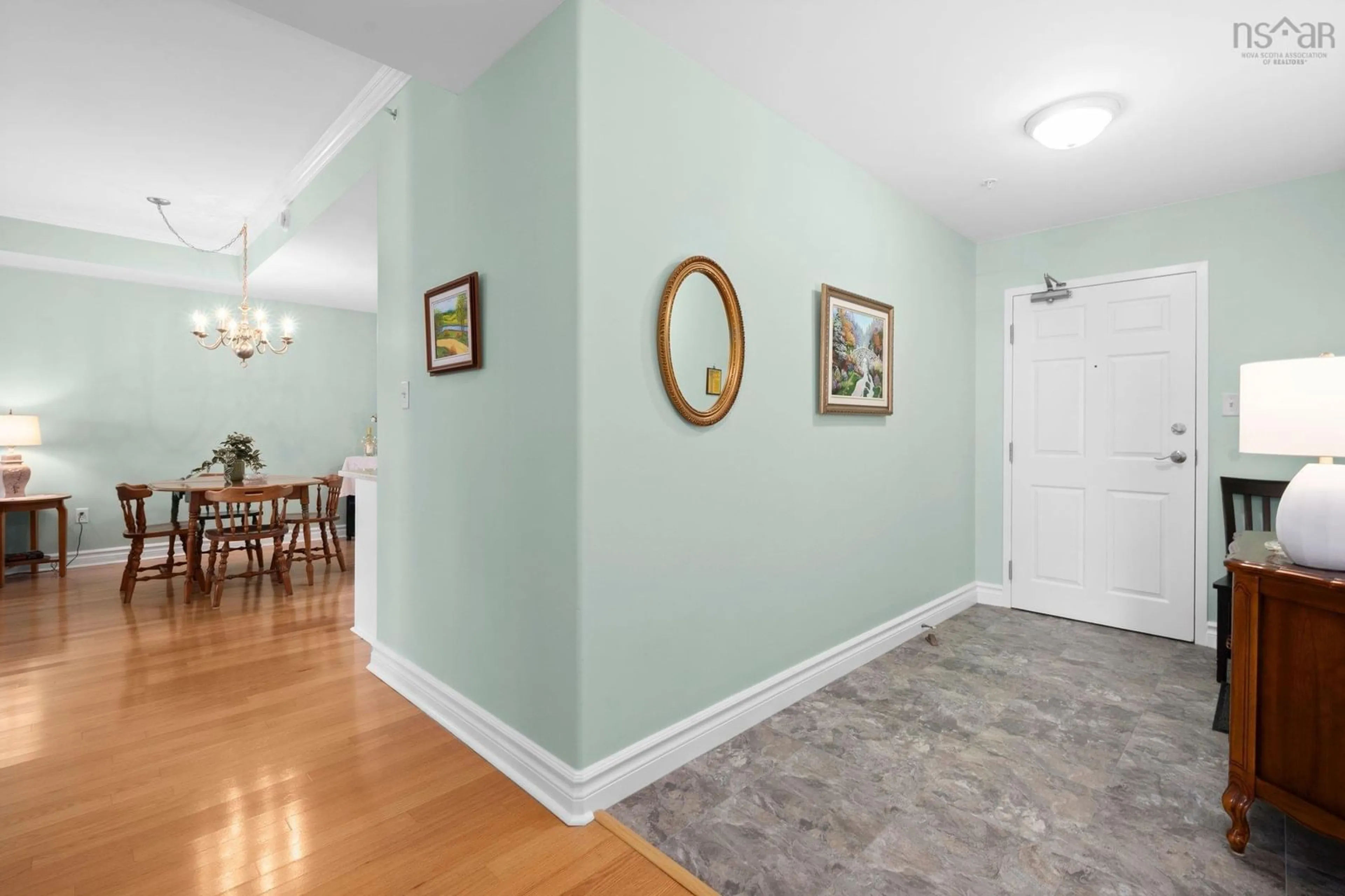 Indoor foyer for 116 Larry Uteck Blvd, Halifax Nova Scotia B3M 4Y1